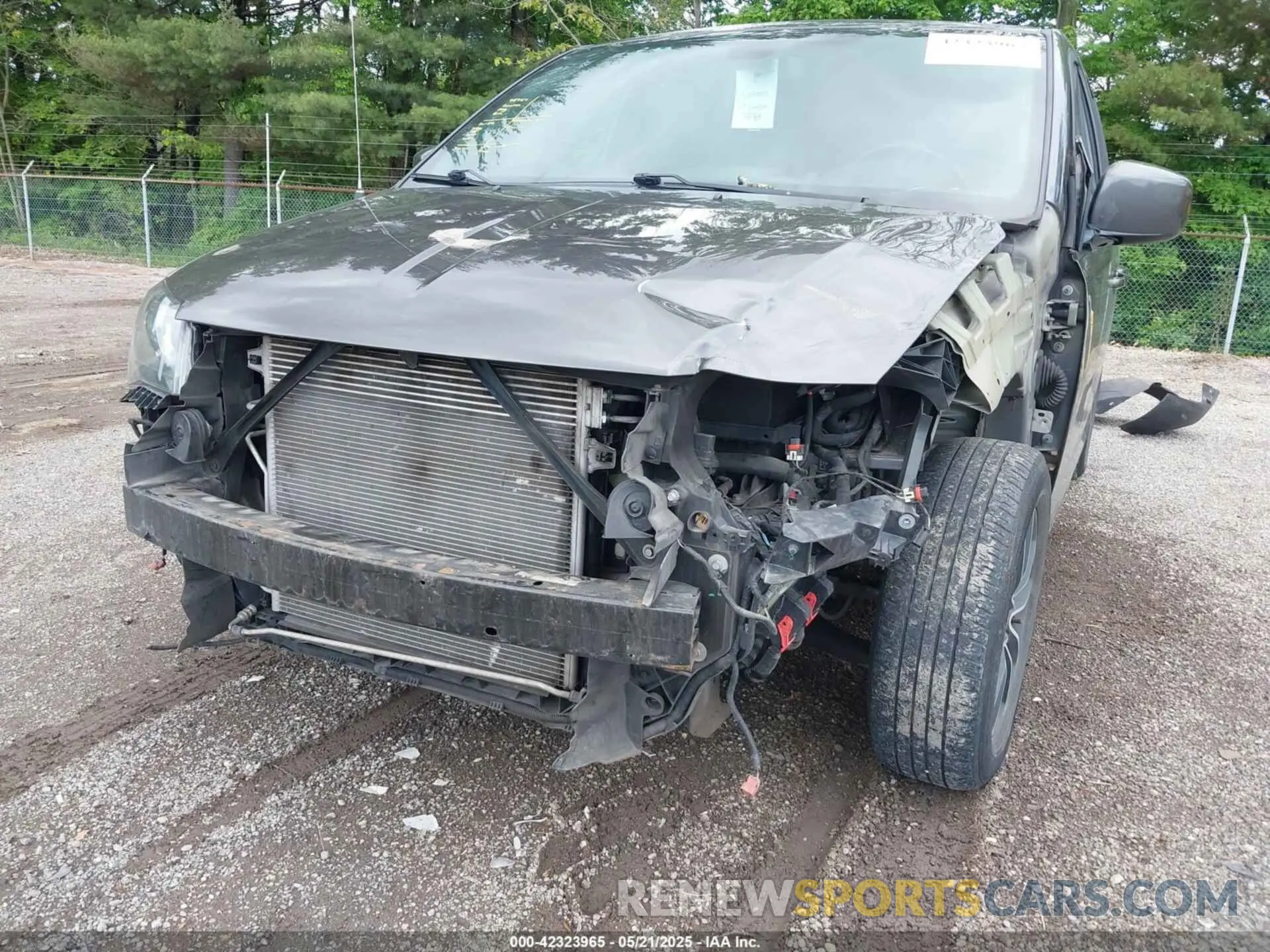 6 Photograph of a damaged car 2C4RDGEG9KR521026 DODGE GRAND CARAVAN 2019