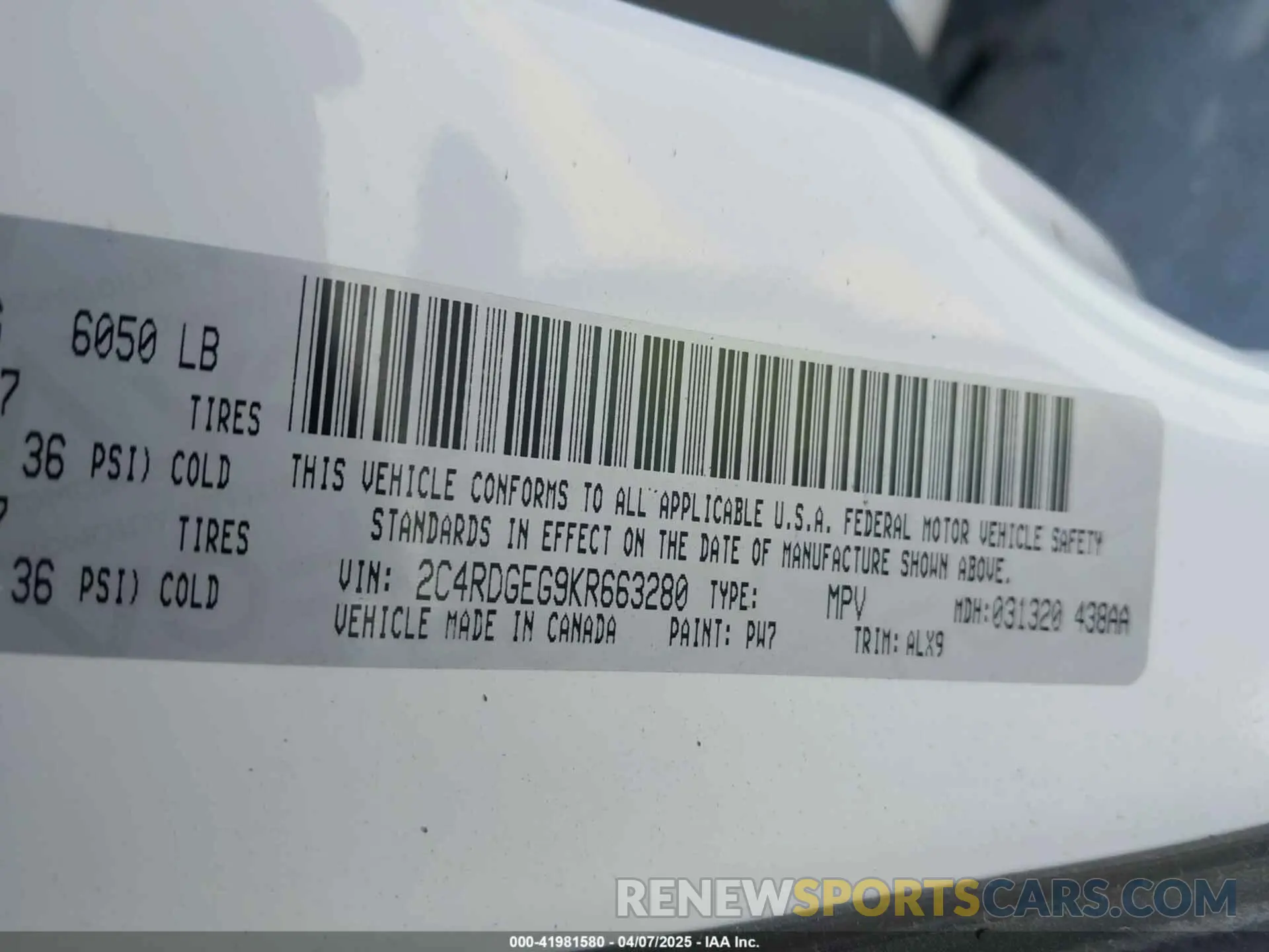 9 Photograph of a damaged car 2C4RDGEG9KR663280 DODGE GRAND CARAVAN 2019
