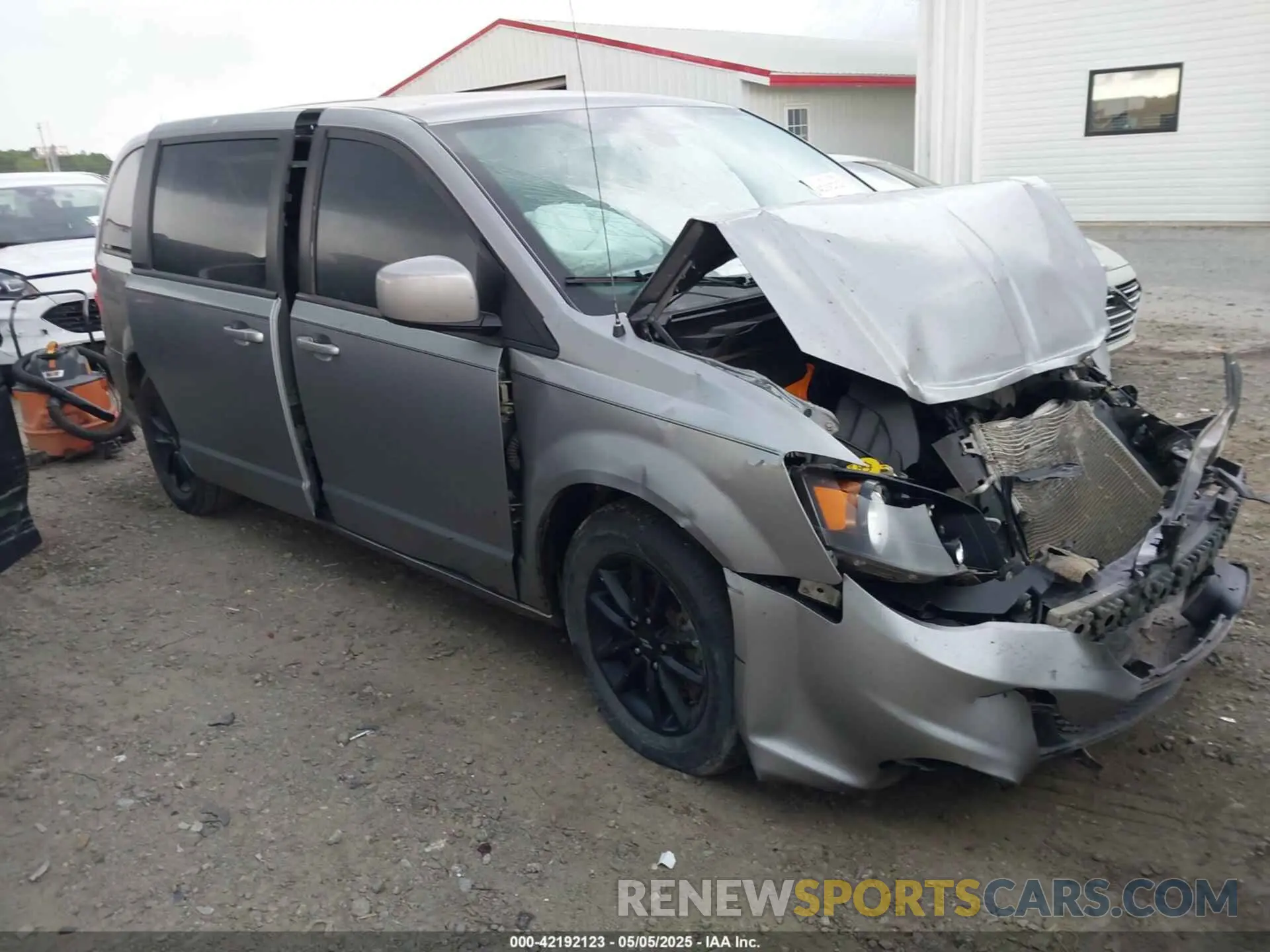 1 Photograph of a damaged car 2C4RDGEG9KR712347 DODGE GRAND CARAVAN 2019