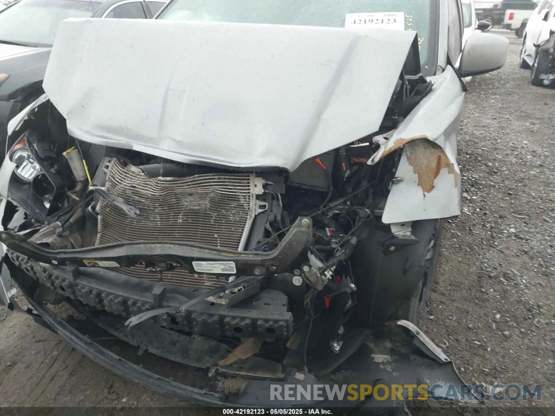 6 Photograph of a damaged car 2C4RDGEG9KR712347 DODGE GRAND CARAVAN 2019