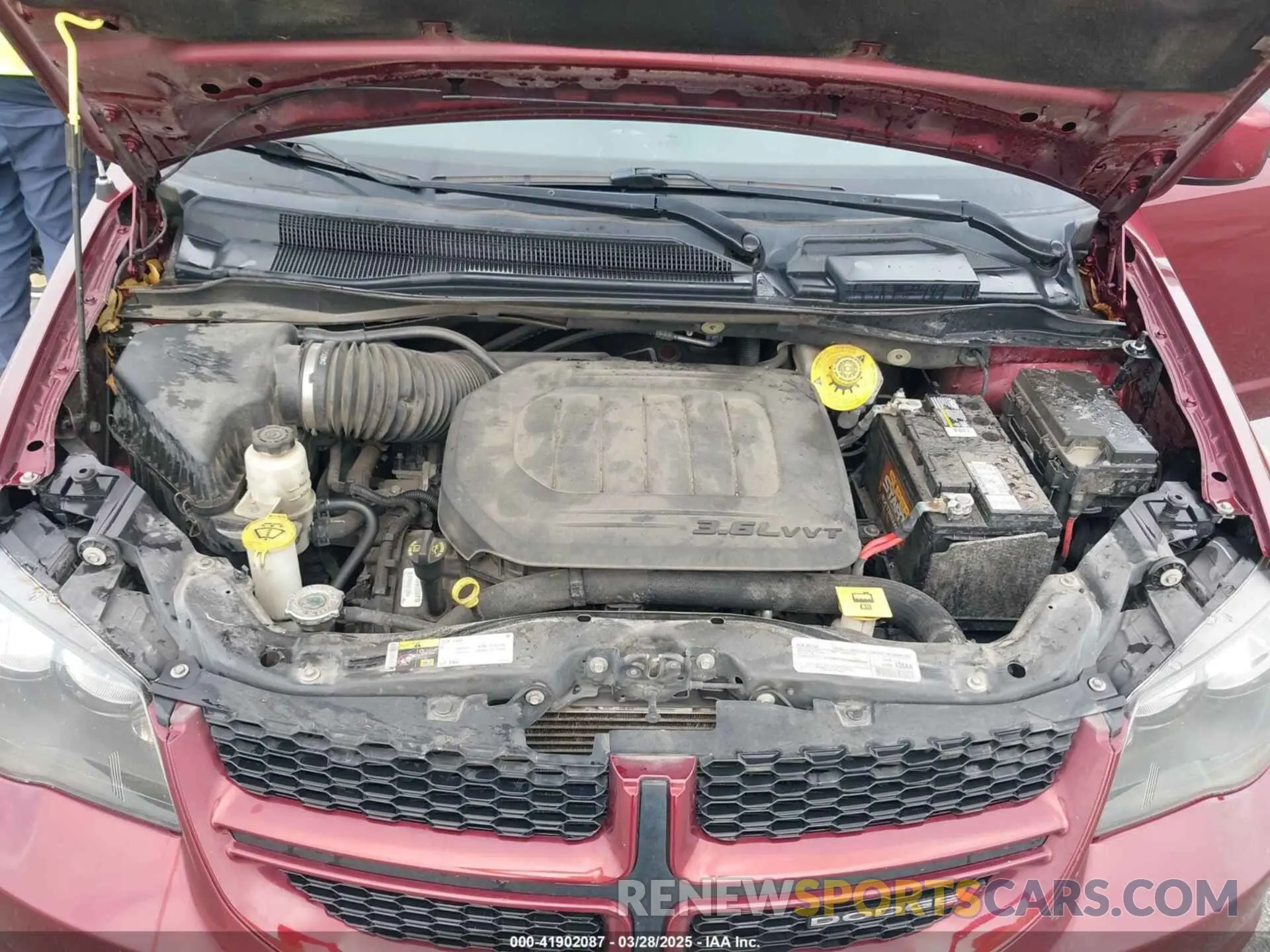 10 Photograph of a damaged car 2C4RDGEG9KR765114 DODGE GRAND CARAVAN 2019