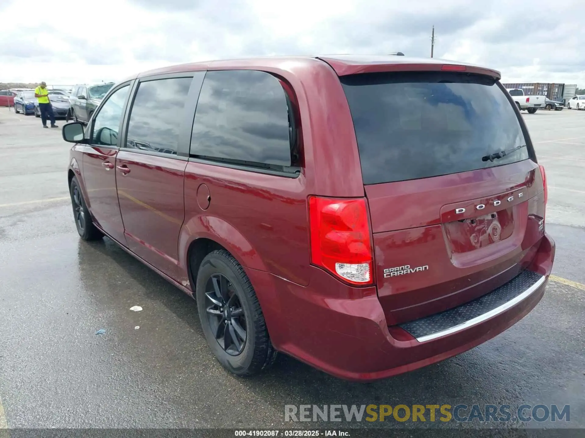 3 Photograph of a damaged car 2C4RDGEG9KR765114 DODGE GRAND CARAVAN 2019
