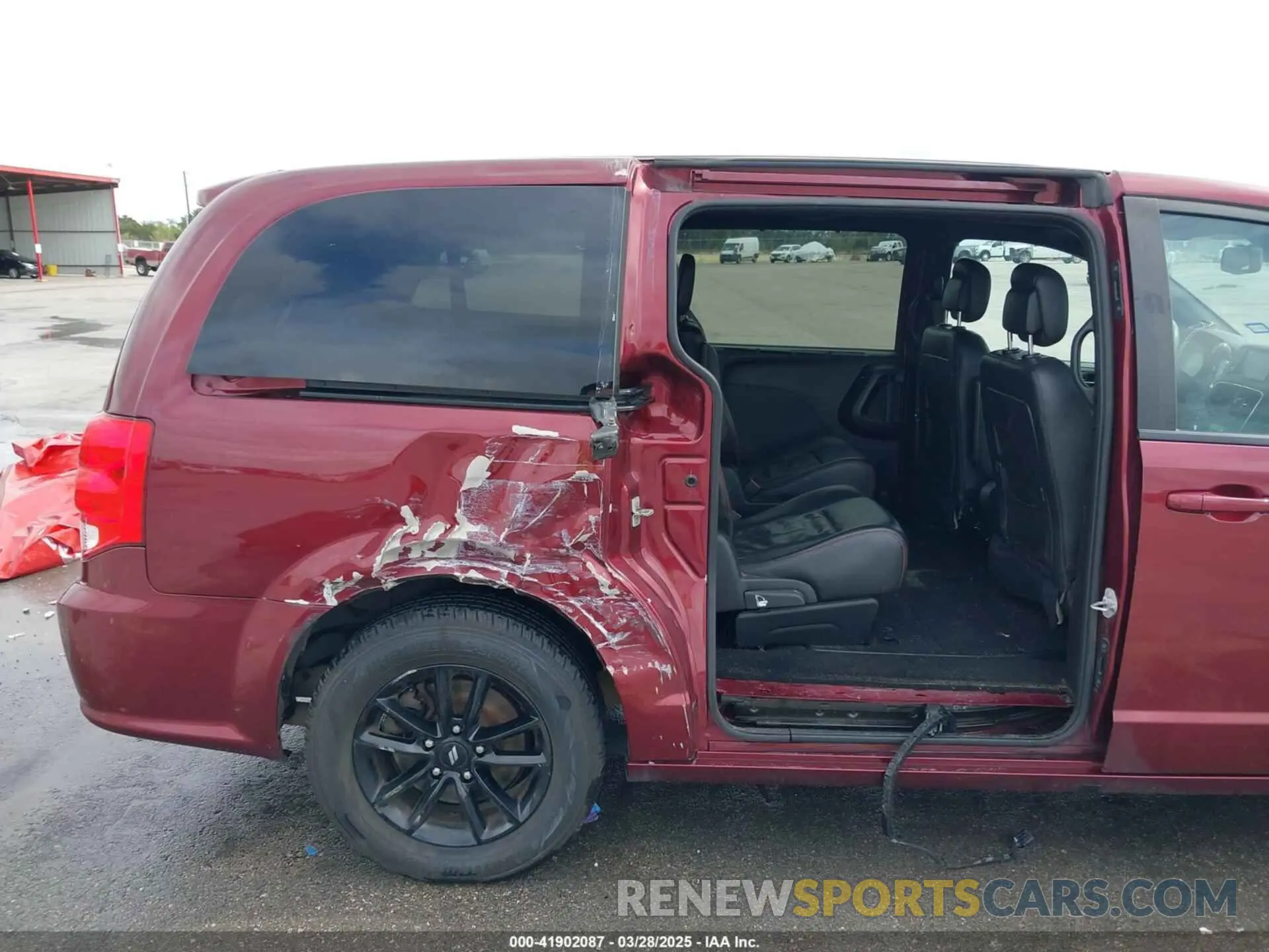 6 Photograph of a damaged car 2C4RDGEG9KR765114 DODGE GRAND CARAVAN 2019