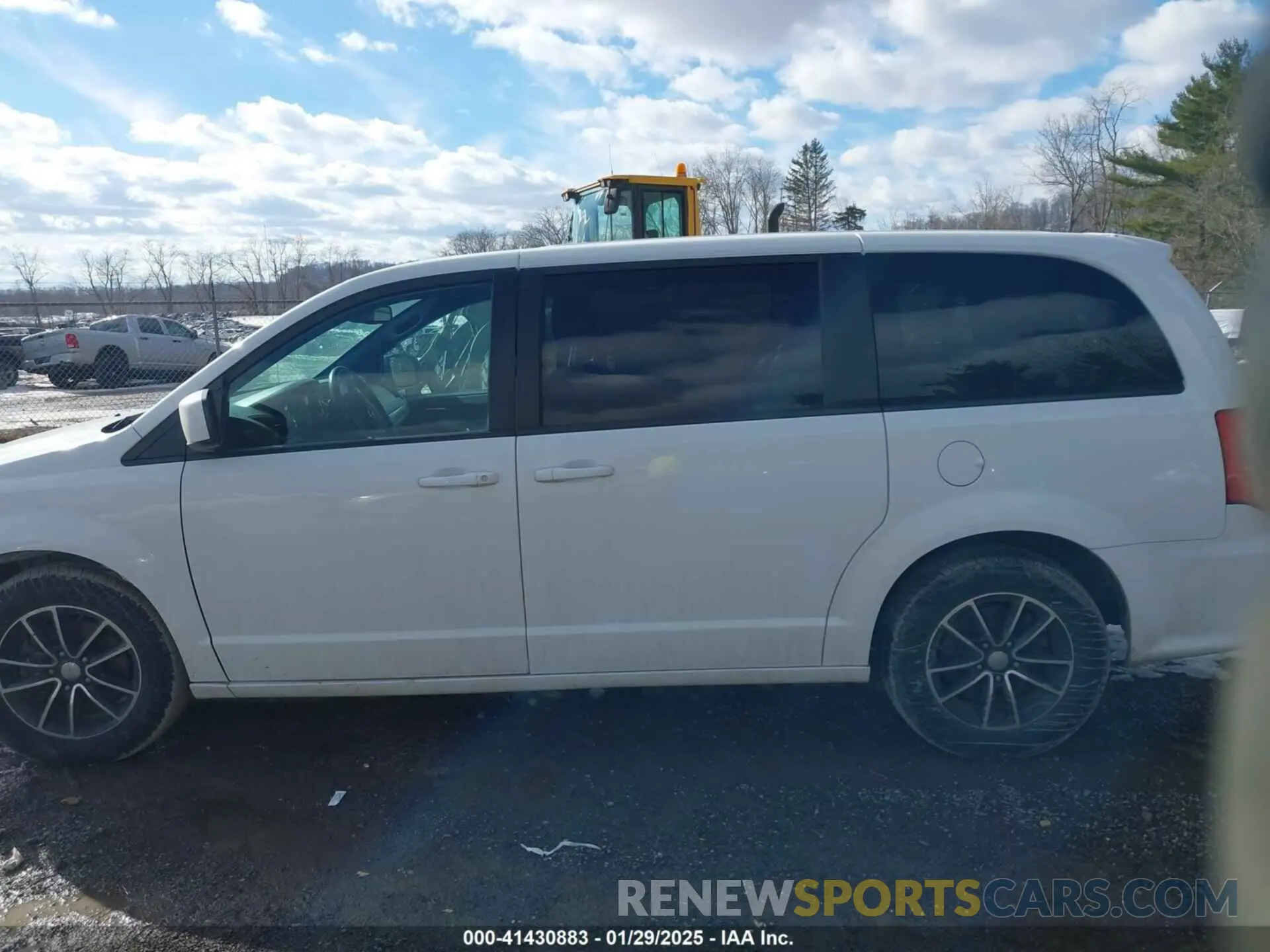15 Photograph of a damaged car 2C4RDGEGXKR571286 DODGE GRAND CARAVAN 2019