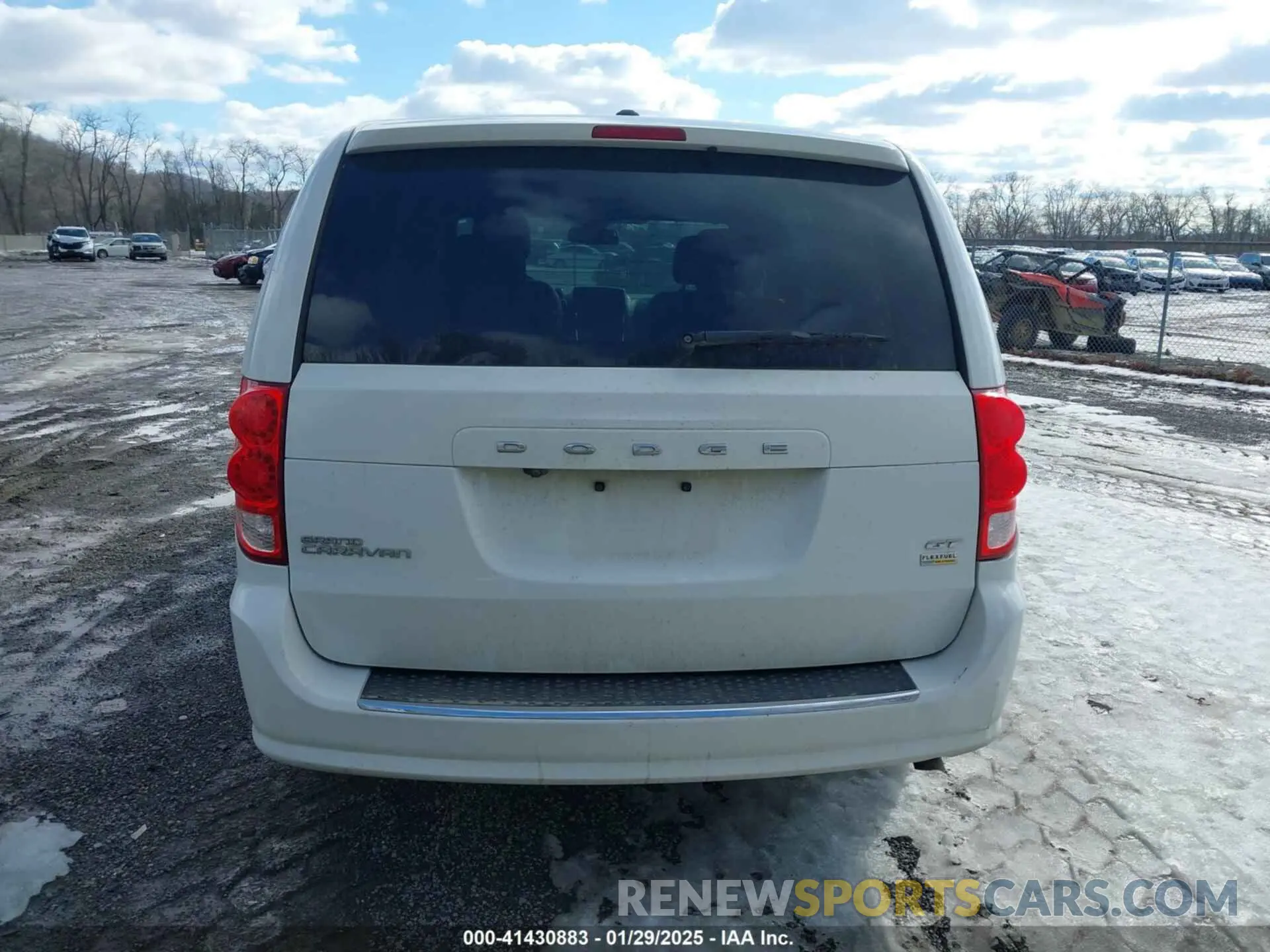 17 Photograph of a damaged car 2C4RDGEGXKR571286 DODGE GRAND CARAVAN 2019