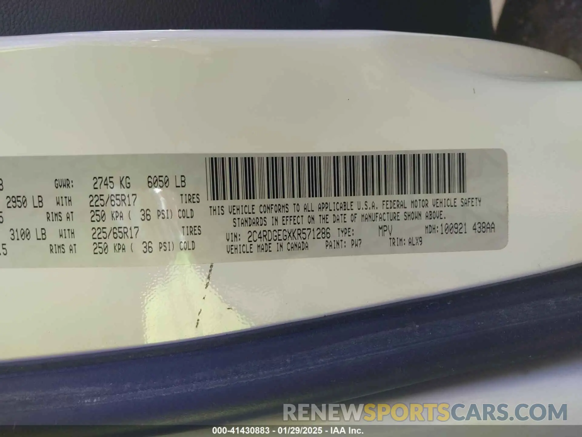 9 Photograph of a damaged car 2C4RDGEGXKR571286 DODGE GRAND CARAVAN 2019