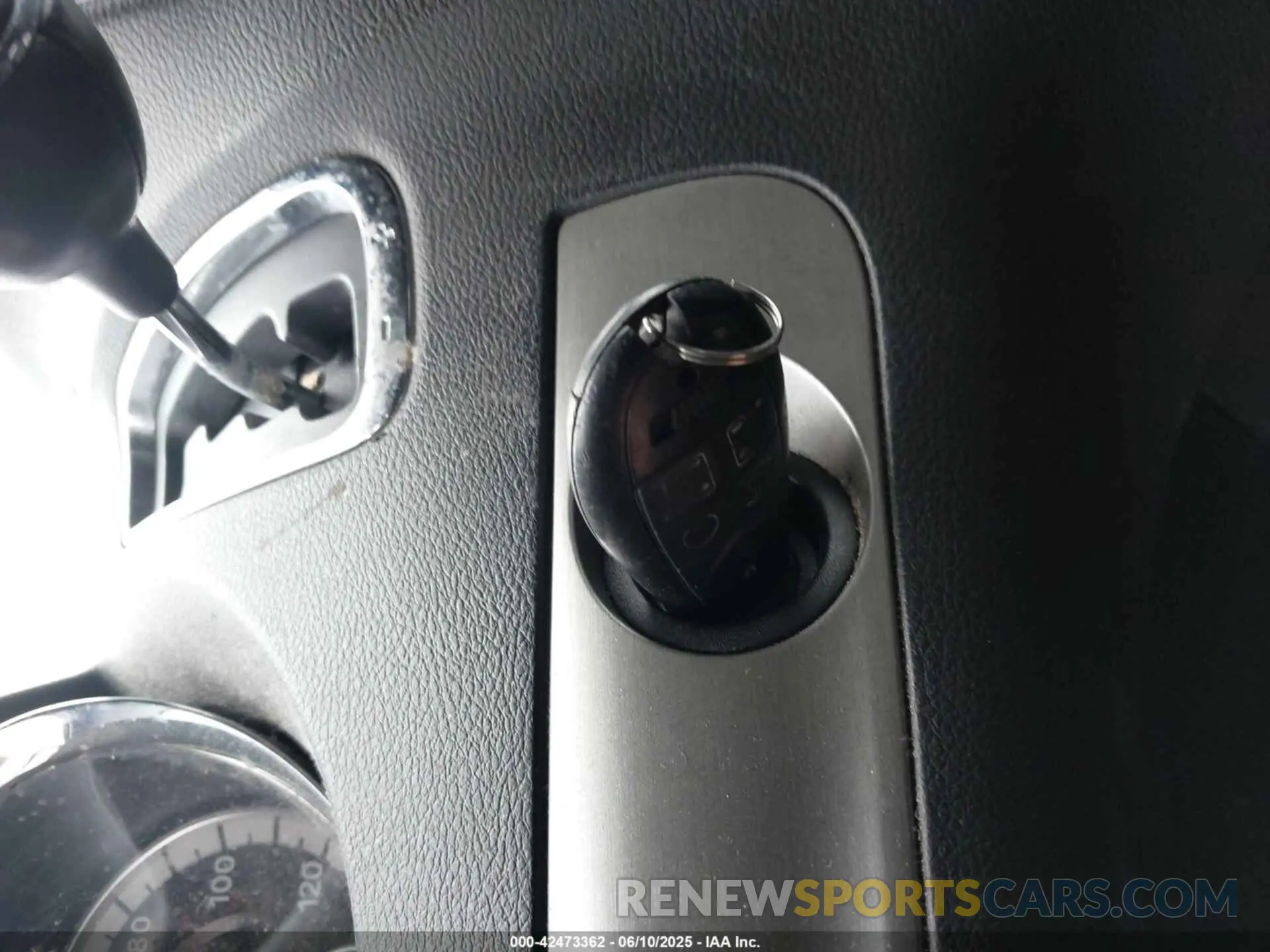 11 Photograph of a damaged car 2C4RDGEGXKR617053 DODGE GRAND CARAVAN 2019