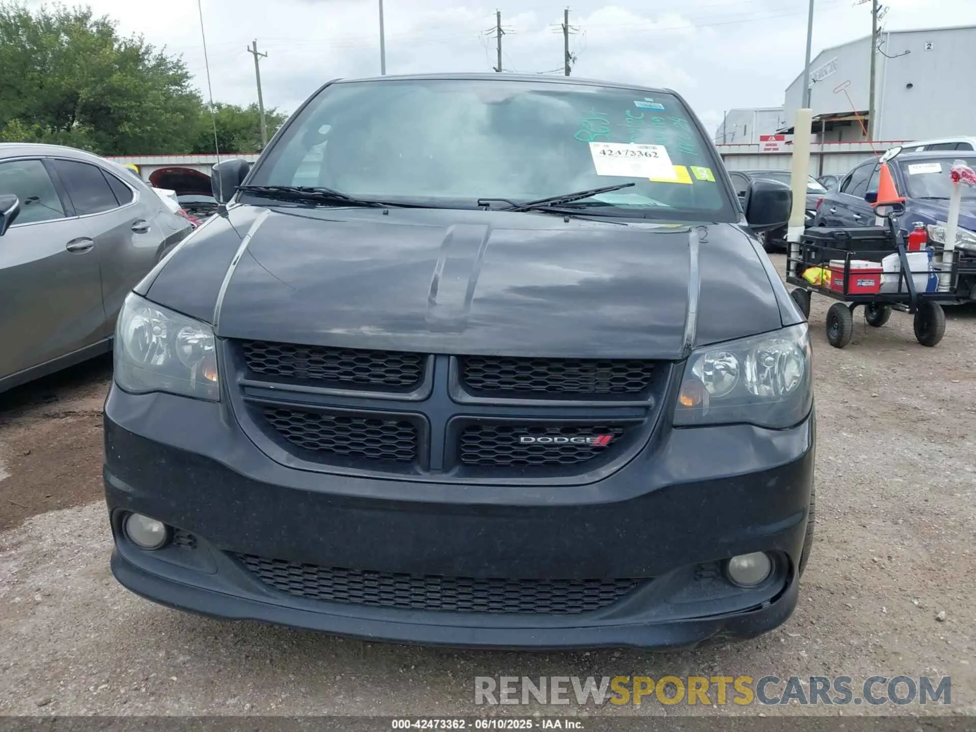 12 Photograph of a damaged car 2C4RDGEGXKR617053 DODGE GRAND CARAVAN 2019