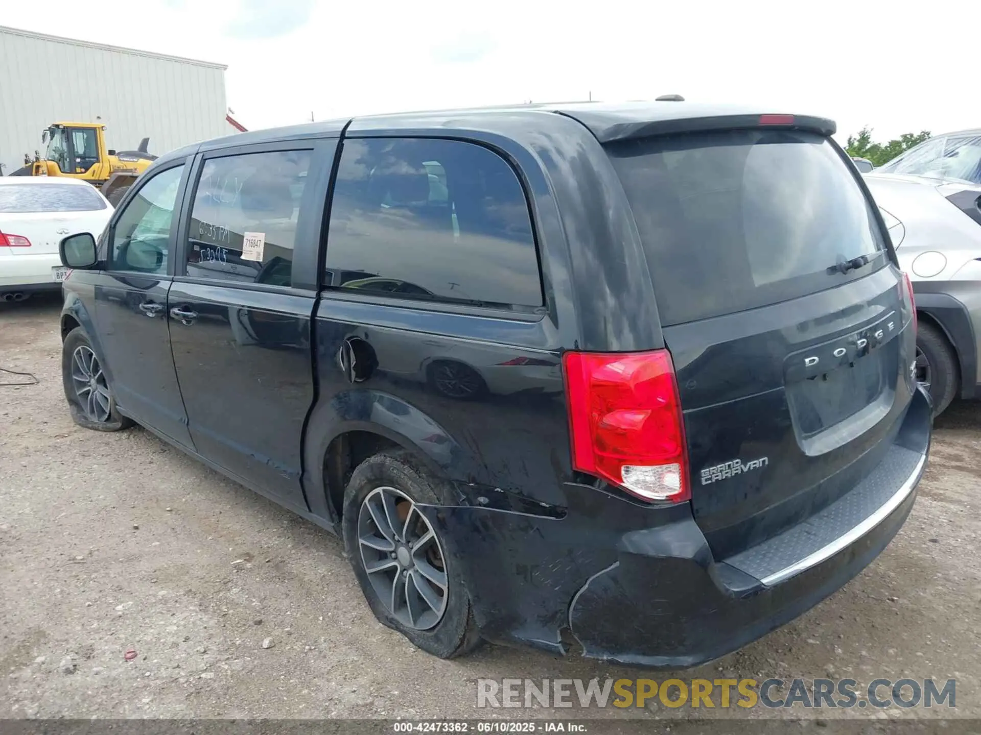 3 Photograph of a damaged car 2C4RDGEGXKR617053 DODGE GRAND CARAVAN 2019