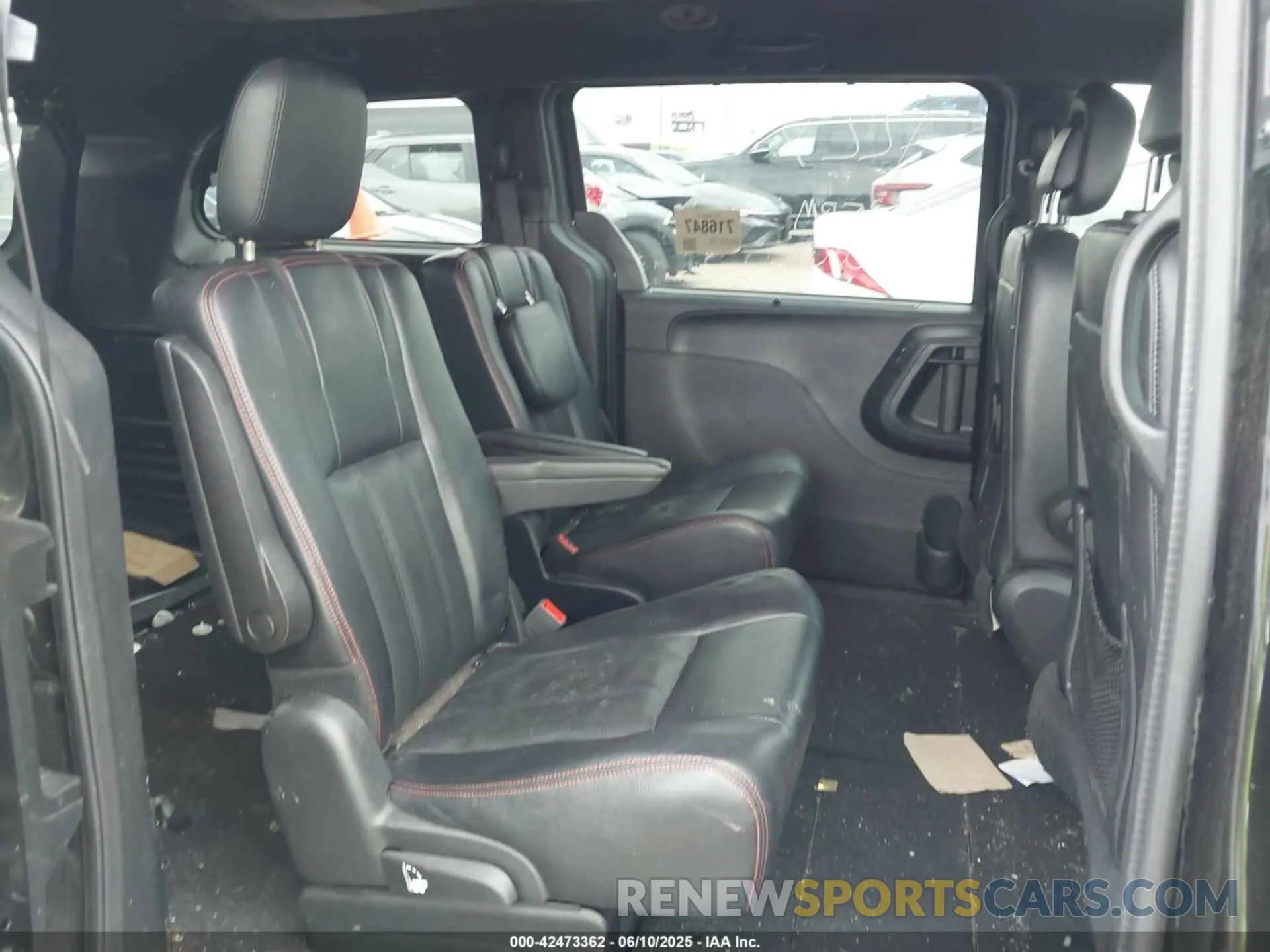 8 Photograph of a damaged car 2C4RDGEGXKR617053 DODGE GRAND CARAVAN 2019