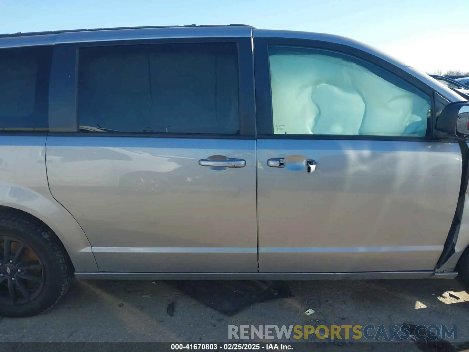 13 Photograph of a damaged car 2C4RDGEGXKR749990 DODGE GRAND CARAVAN 2019