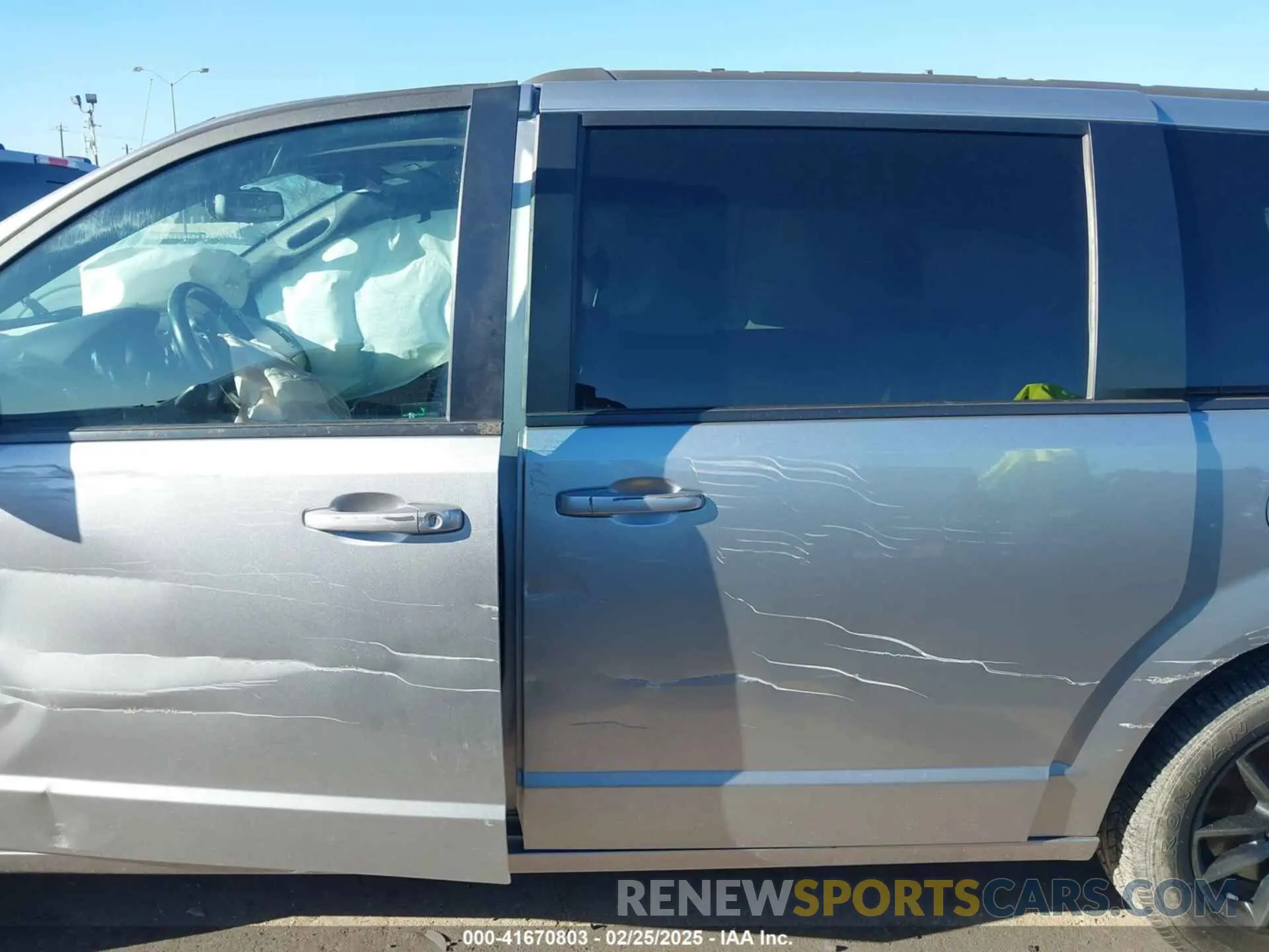 14 Photograph of a damaged car 2C4RDGEGXKR749990 DODGE GRAND CARAVAN 2019