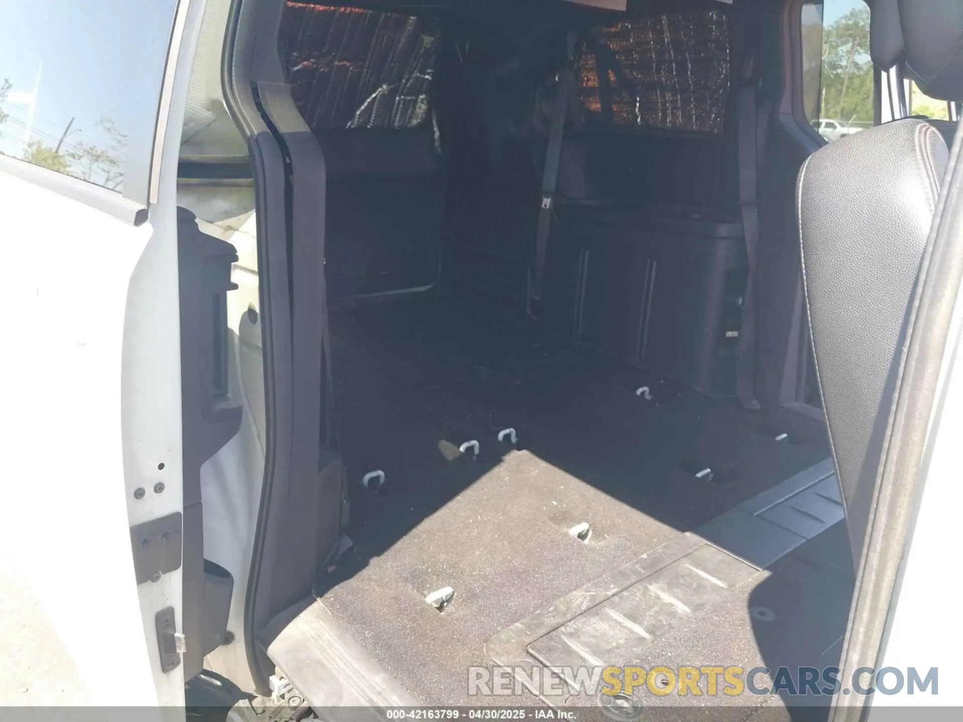 8 Photograph of a damaged car 2C4RDGEGXKR785694 DODGE GRAND CARAVAN 2019