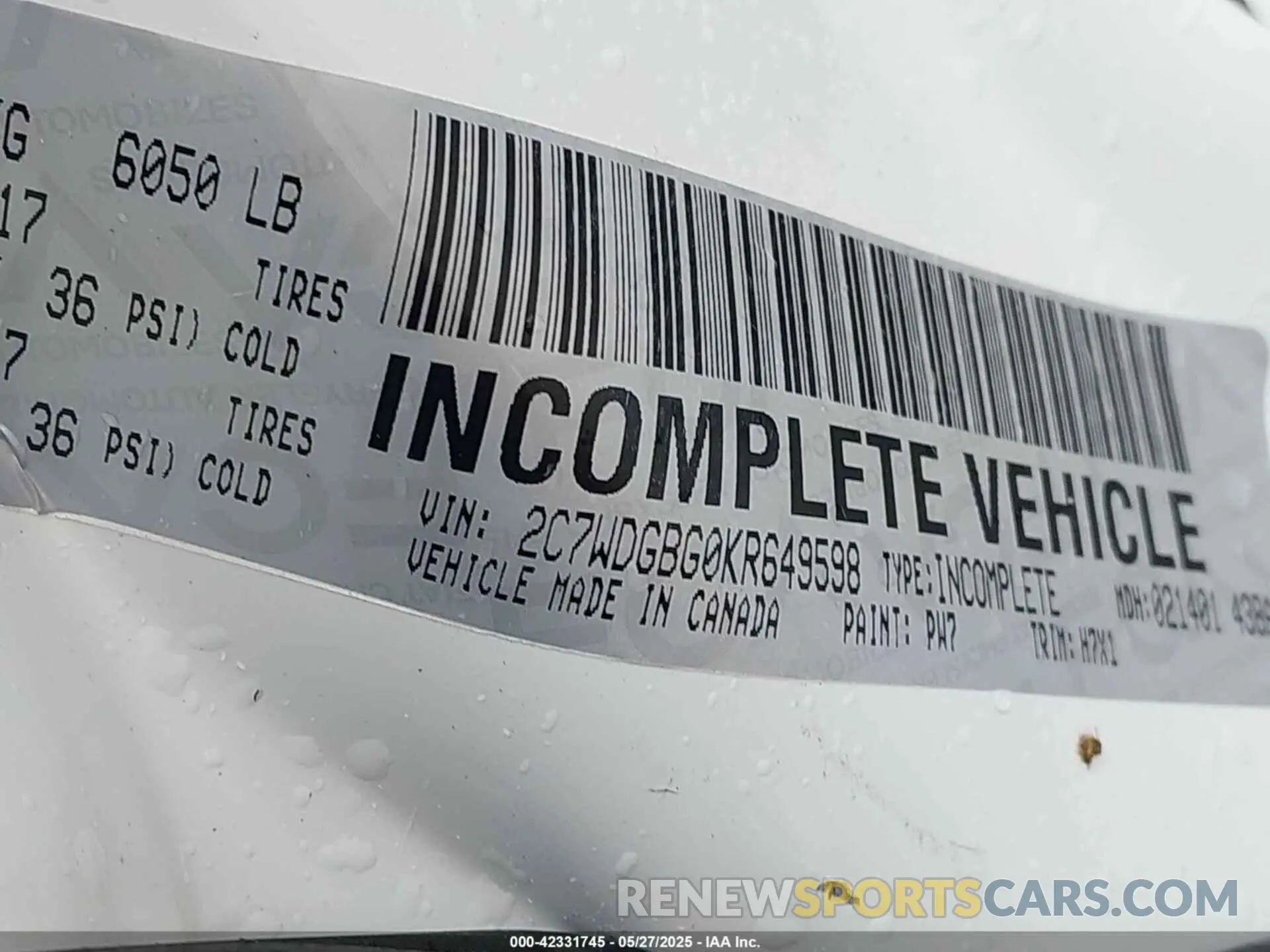 9 Photograph of a damaged car 2C7WDGBG0KR649598 DODGE GRAND CARAVAN 2019