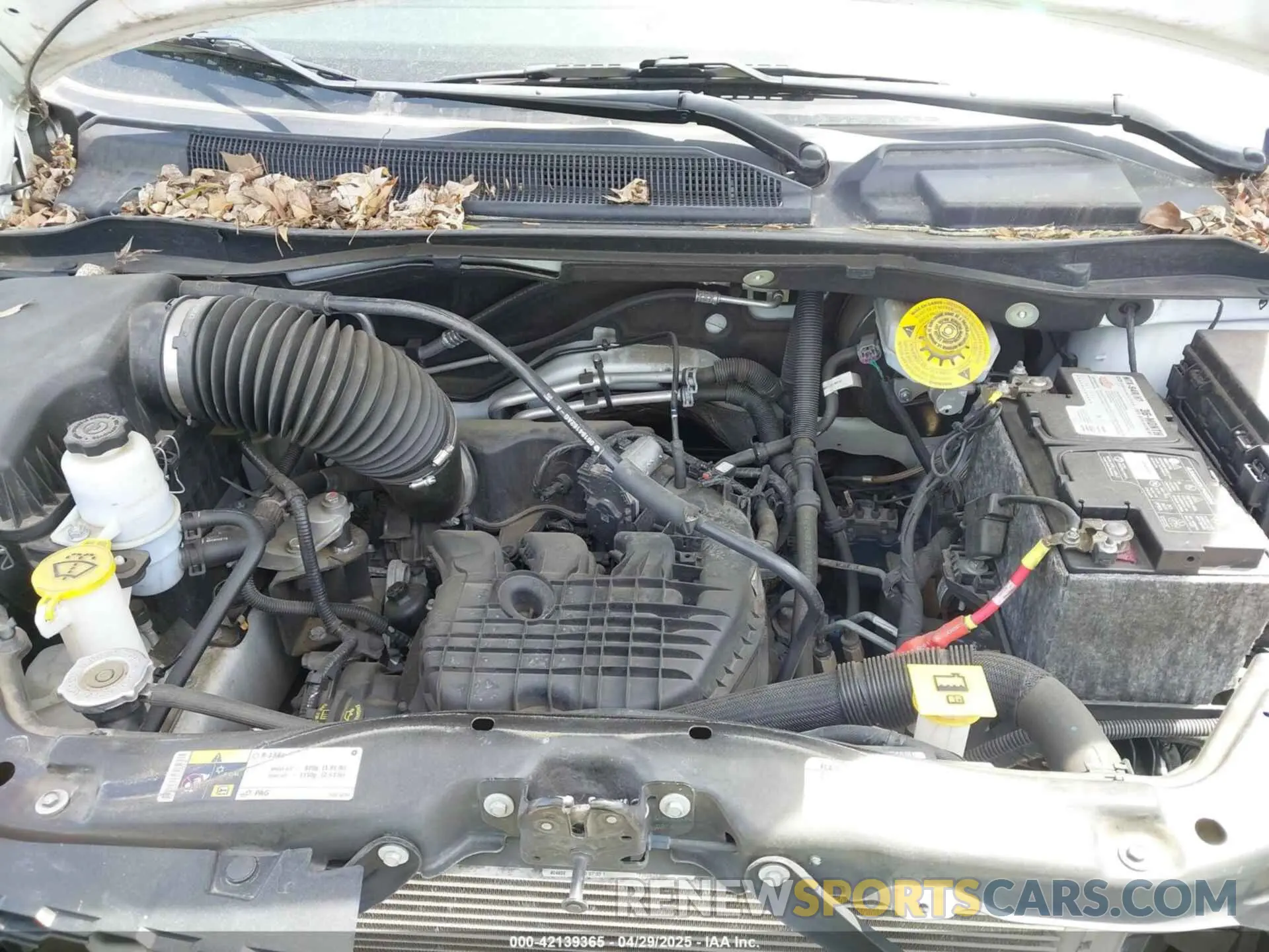 10 Photograph of a damaged car 2C7WDGBG2KR683817 DODGE GRAND CARAVAN 2019