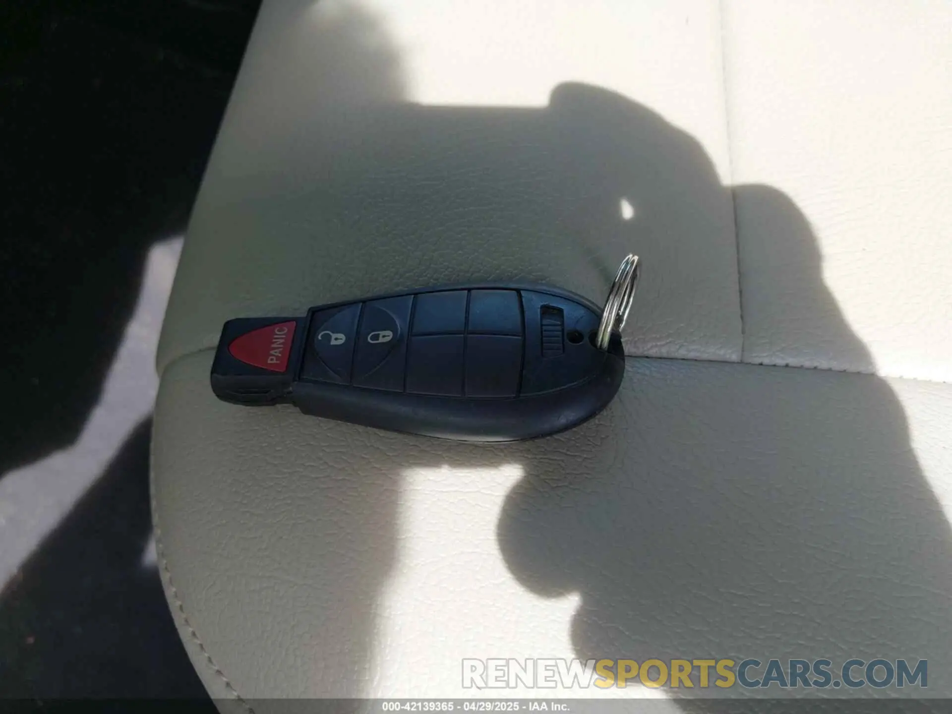 11 Photograph of a damaged car 2C7WDGBG2KR683817 DODGE GRAND CARAVAN 2019