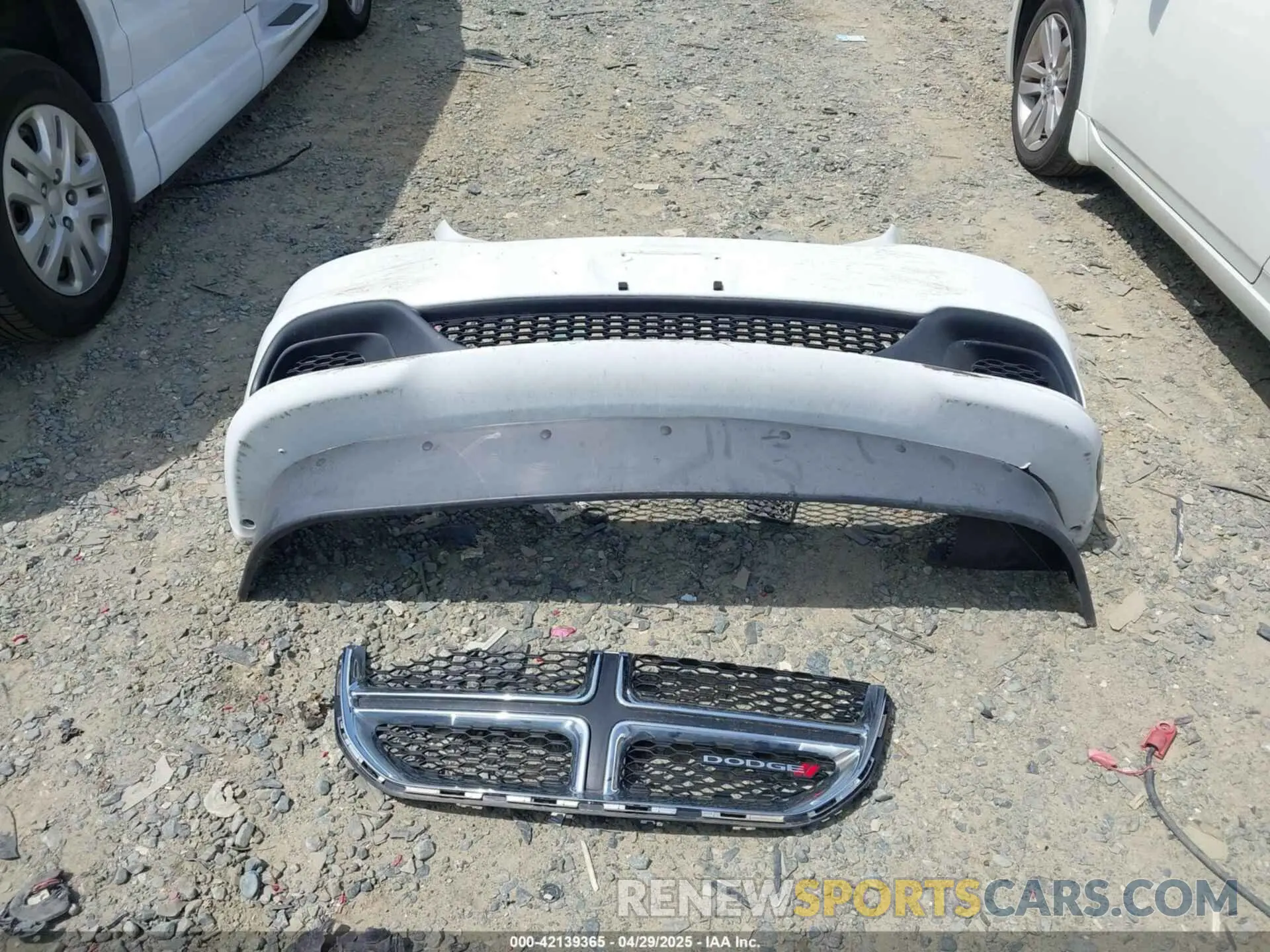 12 Photograph of a damaged car 2C7WDGBG2KR683817 DODGE GRAND CARAVAN 2019