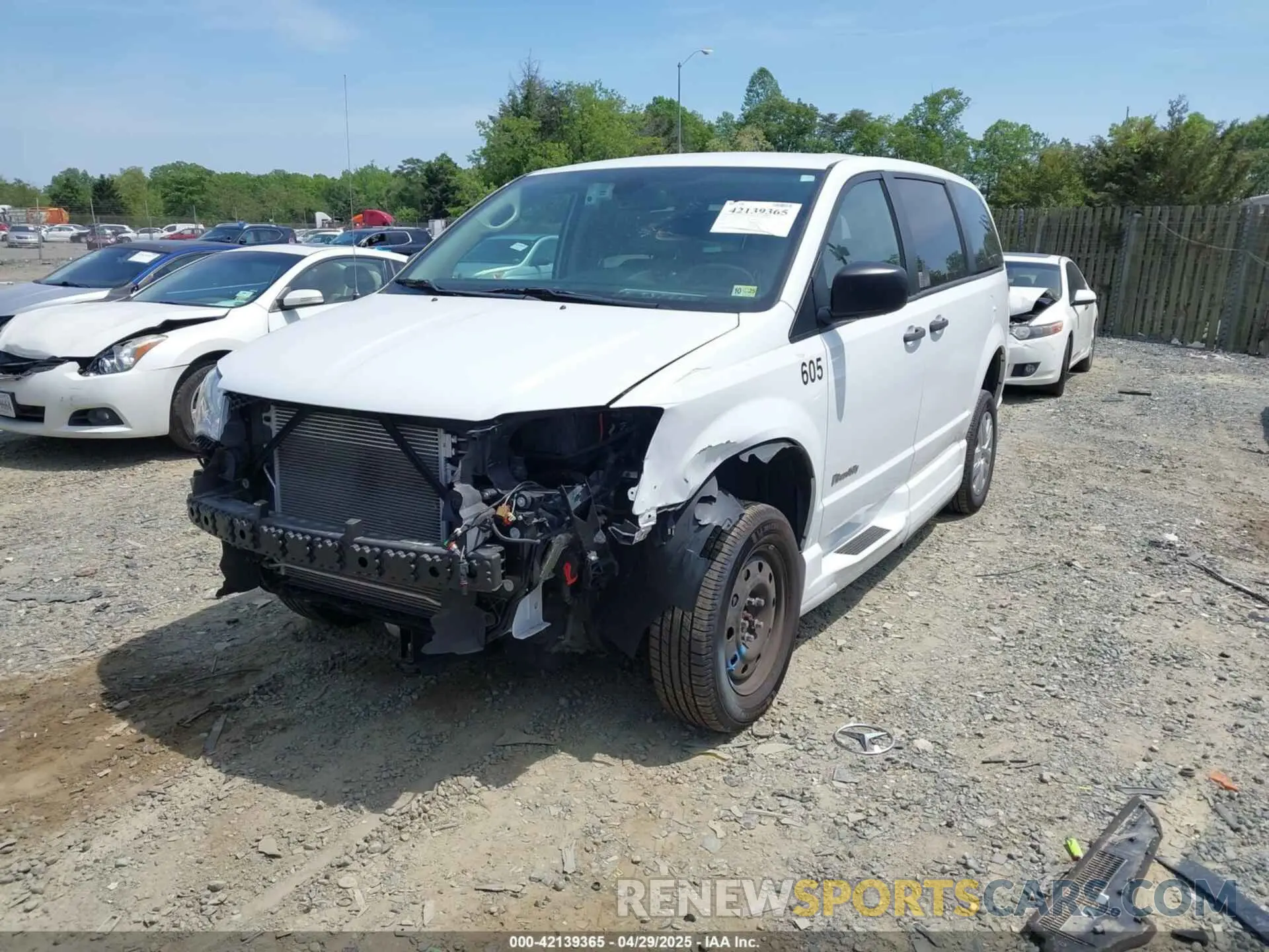 2 Photograph of a damaged car 2C7WDGBG2KR683817 DODGE GRAND CARAVAN 2019