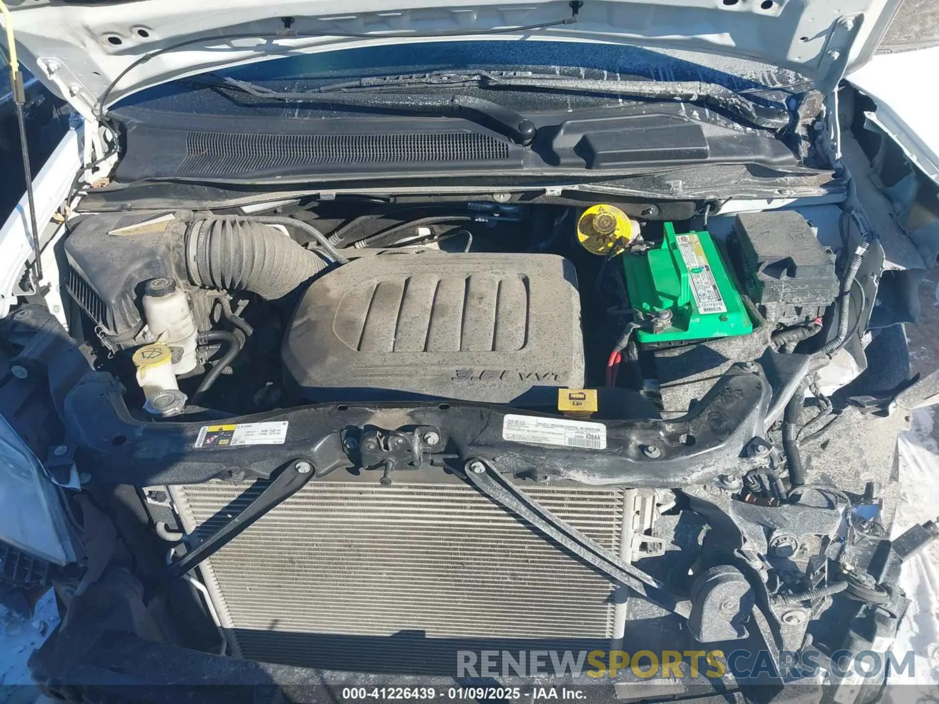 10 Photograph of a damaged car 2C7WDGBG3KR779441 DODGE GRAND CARAVAN 2019