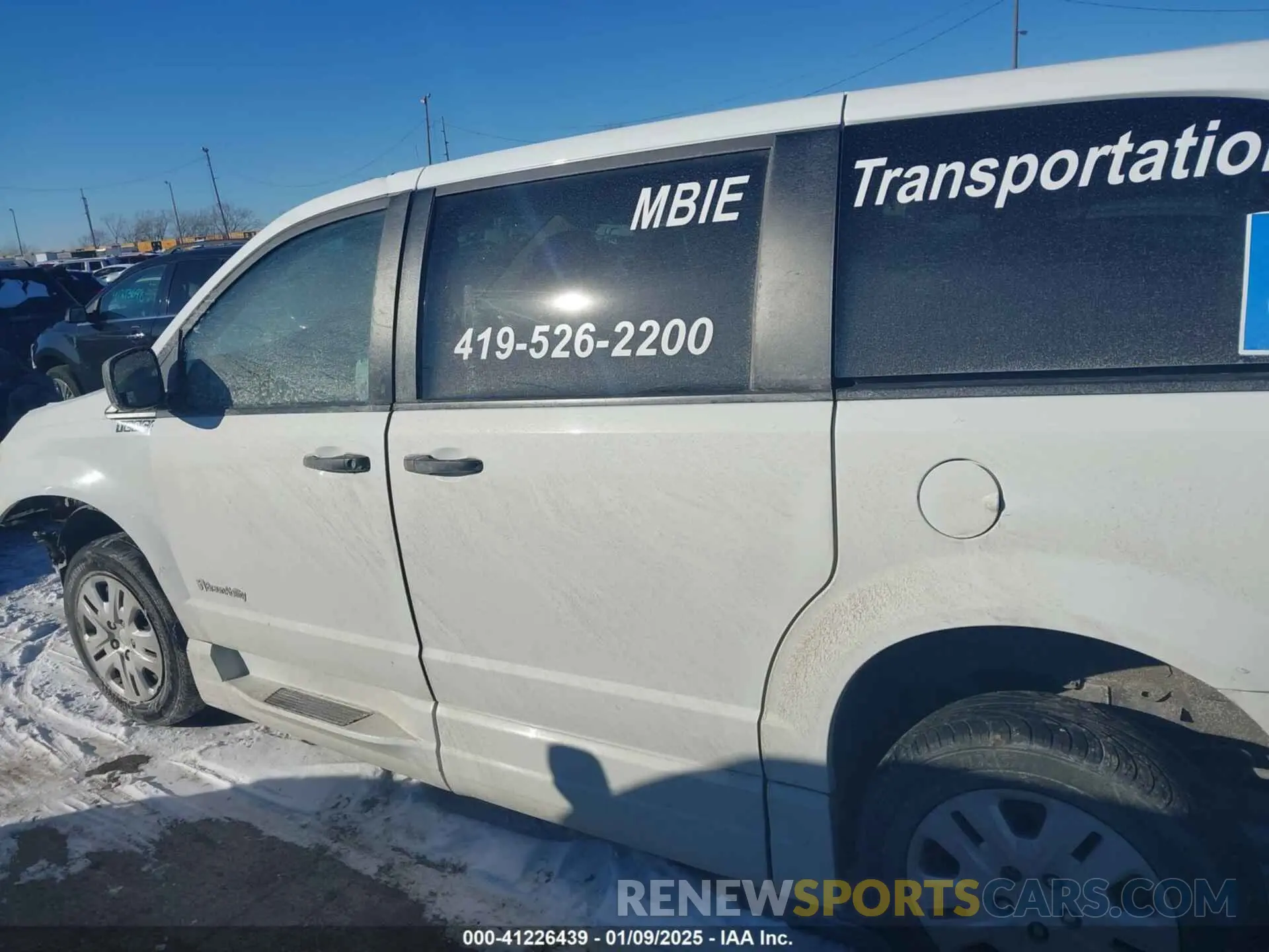 15 Photograph of a damaged car 2C7WDGBG3KR779441 DODGE GRAND CARAVAN 2019