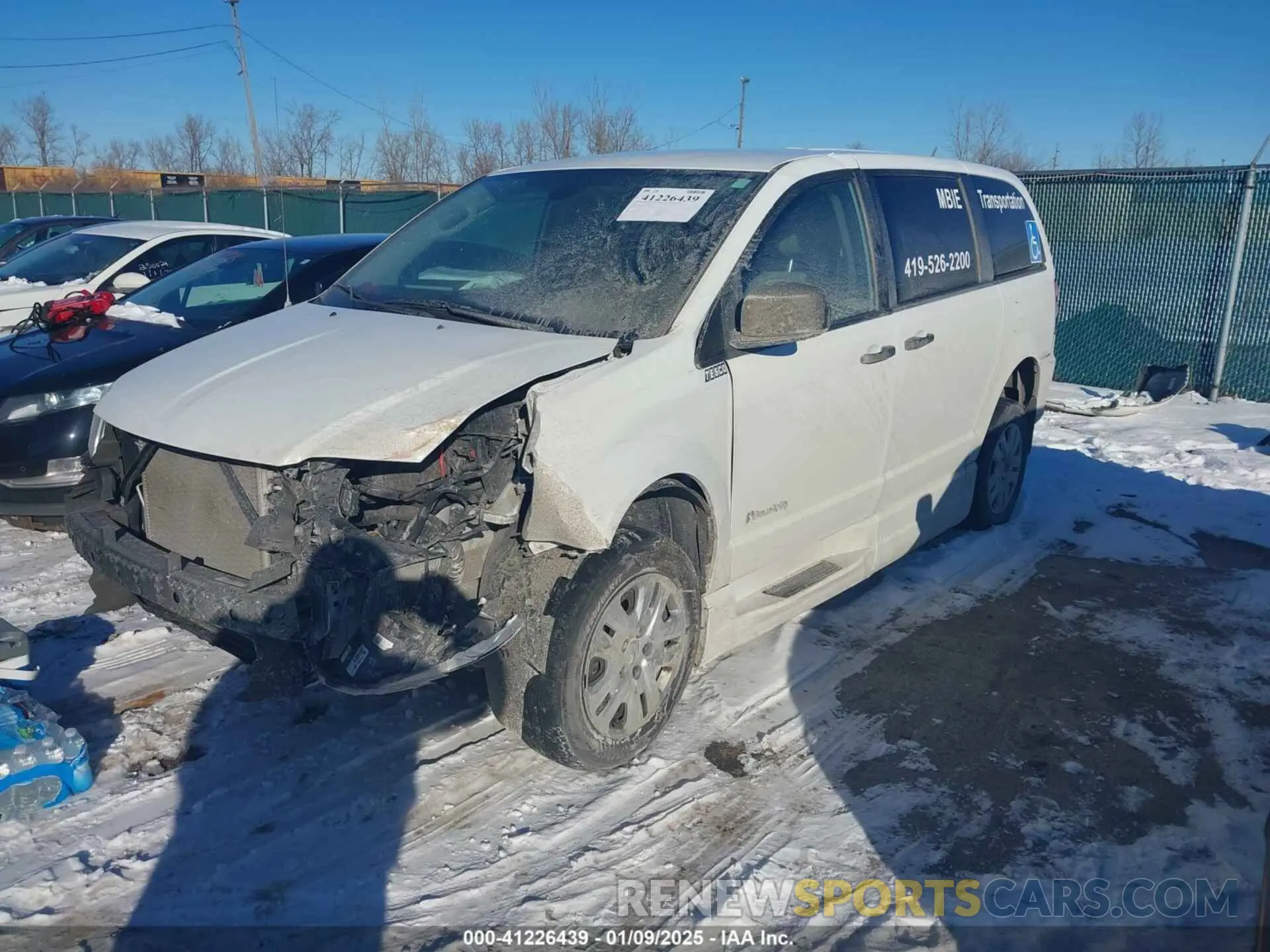 2 Photograph of a damaged car 2C7WDGBG3KR779441 DODGE GRAND CARAVAN 2019