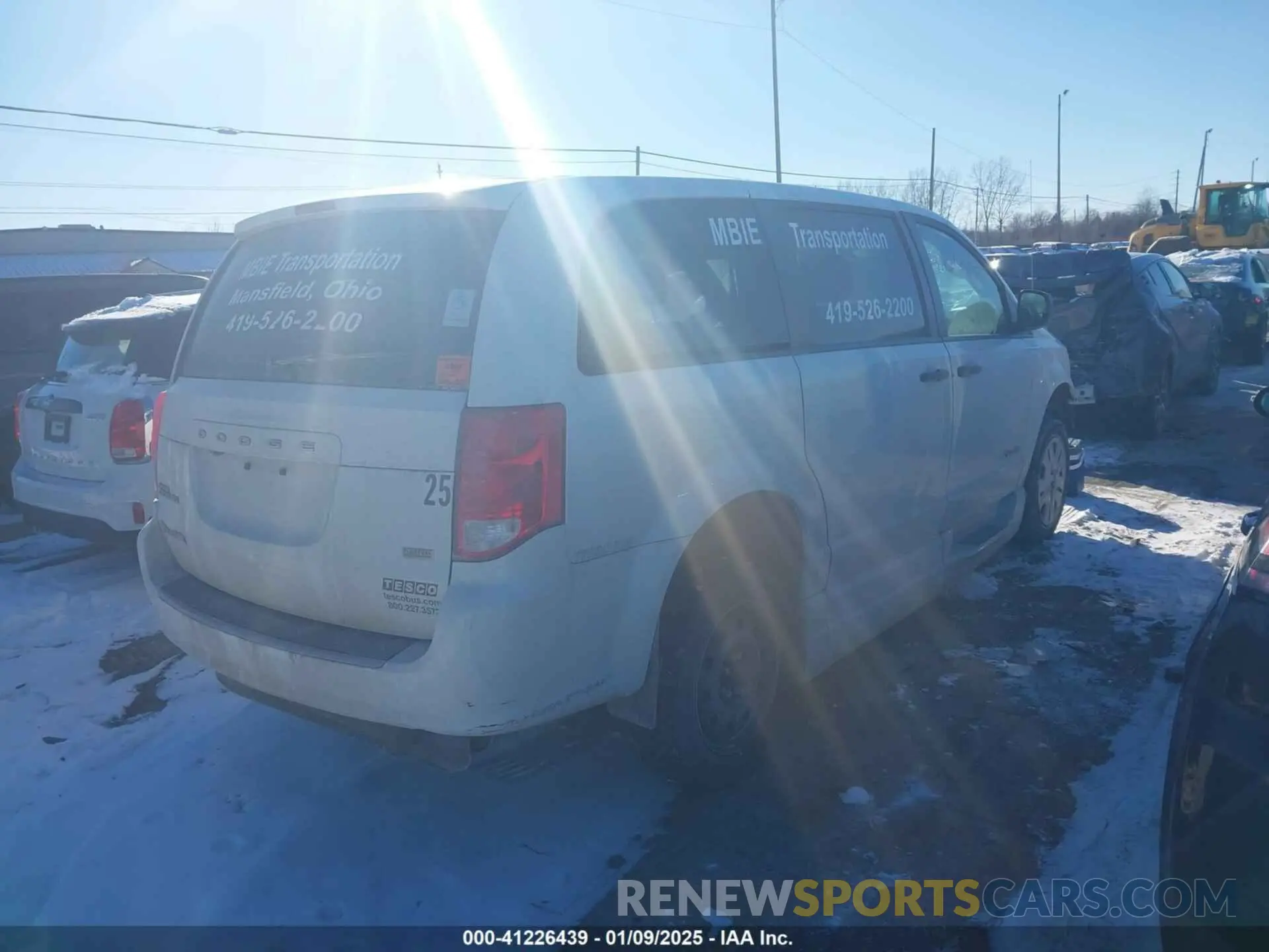 4 Photograph of a damaged car 2C7WDGBG3KR779441 DODGE GRAND CARAVAN 2019