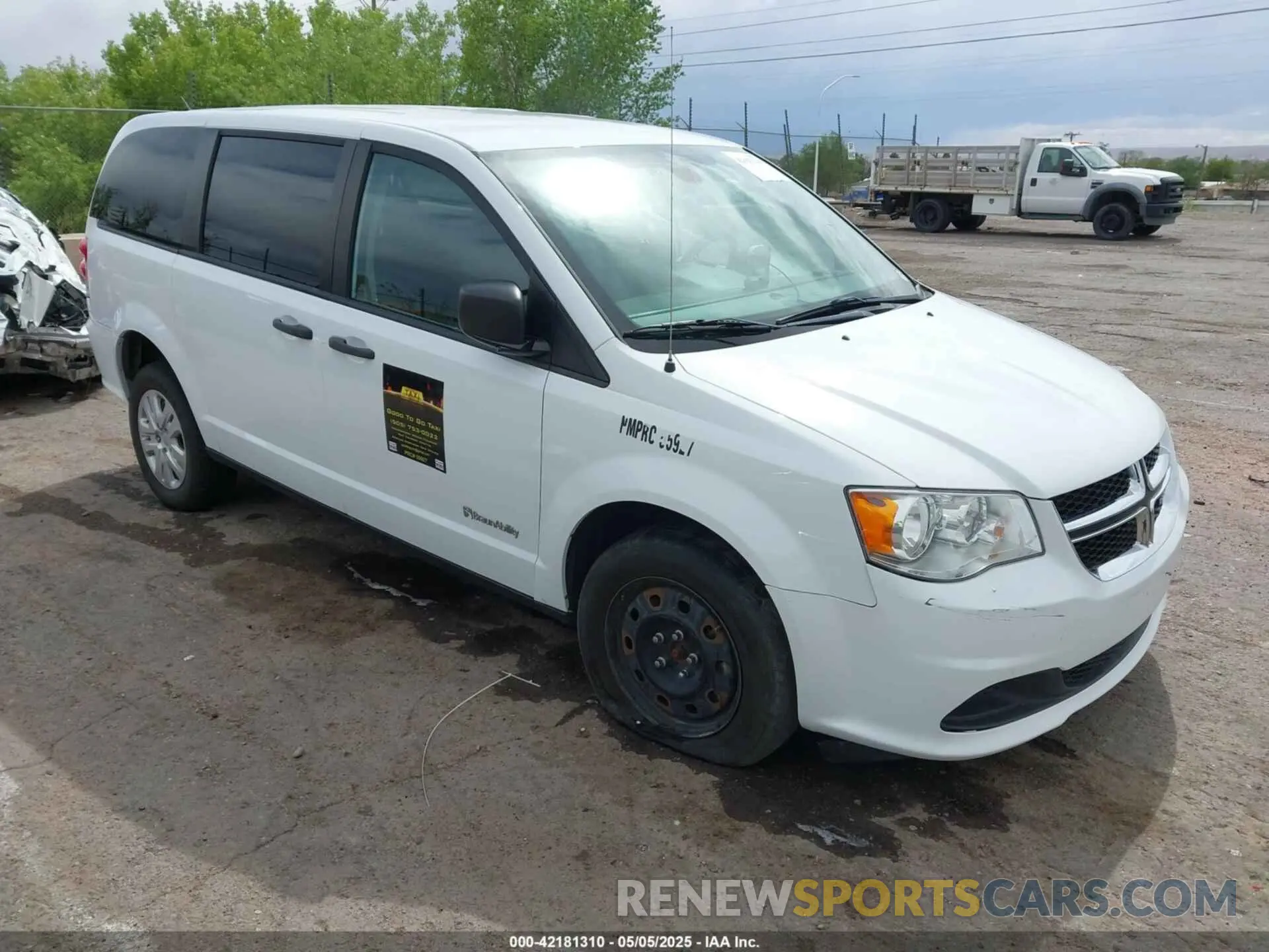 1 Photograph of a damaged car 2C7WDGBG7KR793603 DODGE GRAND CARAVAN 2019