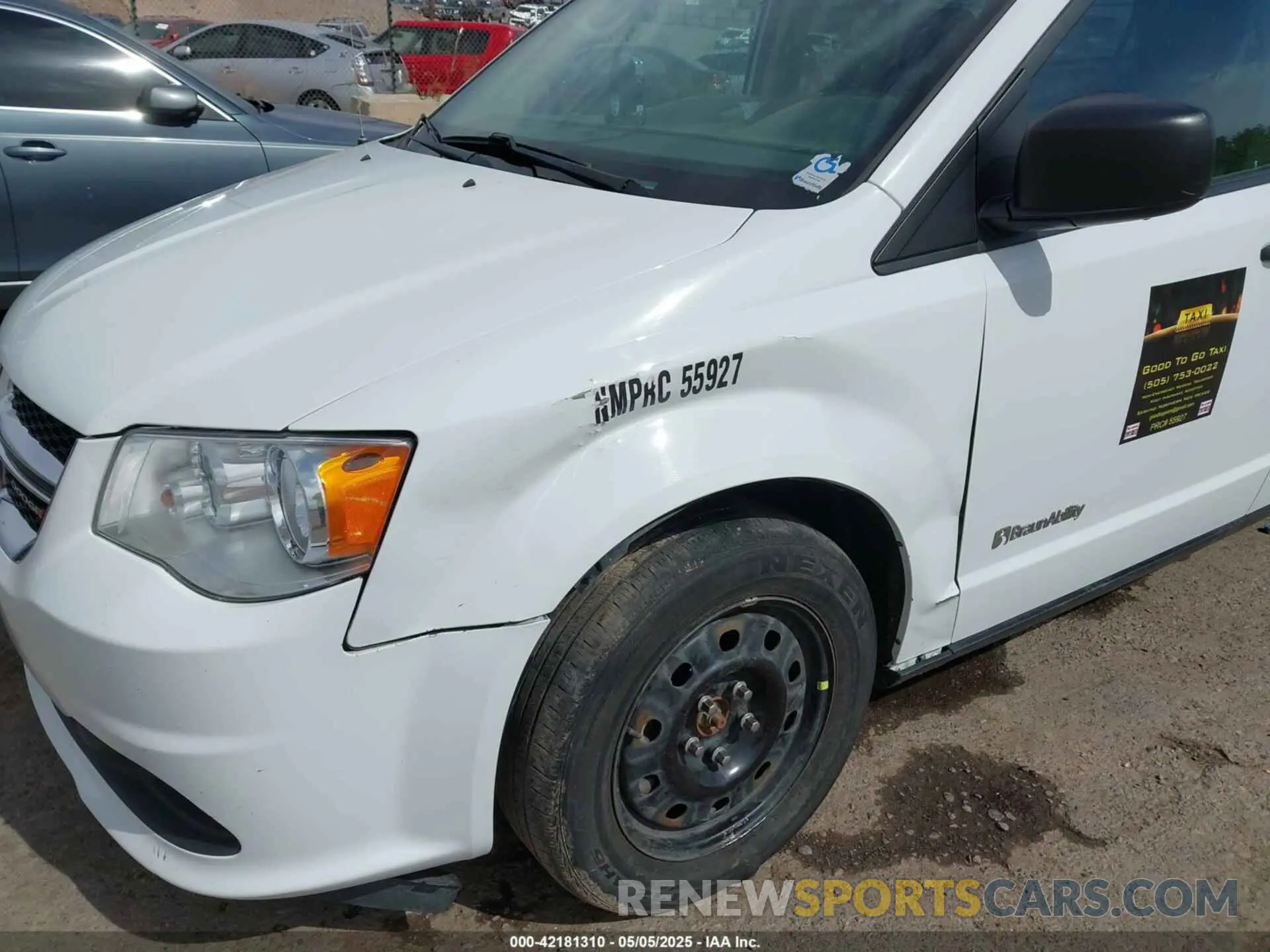 11 Photograph of a damaged car 2C7WDGBG7KR793603 DODGE GRAND CARAVAN 2019