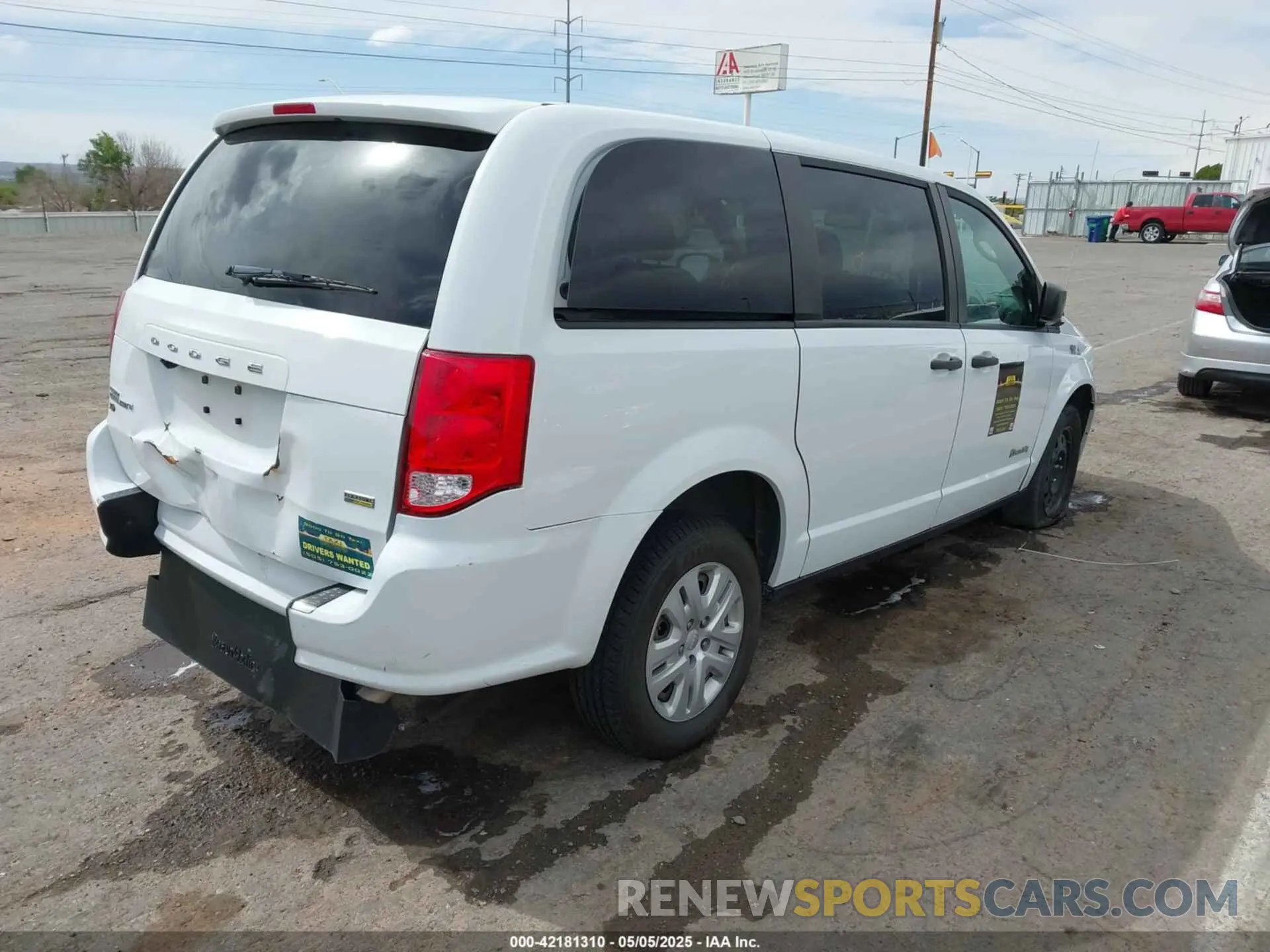 4 Photograph of a damaged car 2C7WDGBG7KR793603 DODGE GRAND CARAVAN 2019
