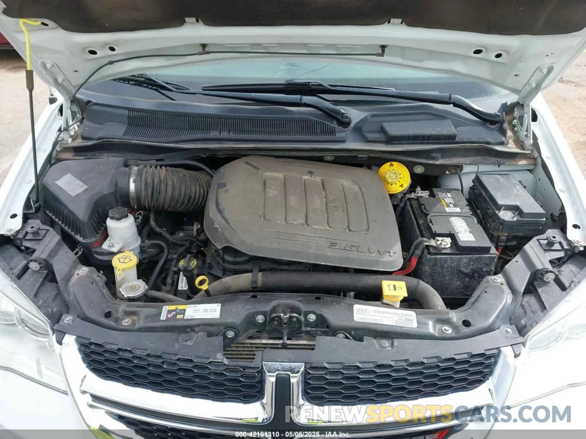 9 Photograph of a damaged car 2C7WDGBG7KR793603 DODGE GRAND CARAVAN 2019