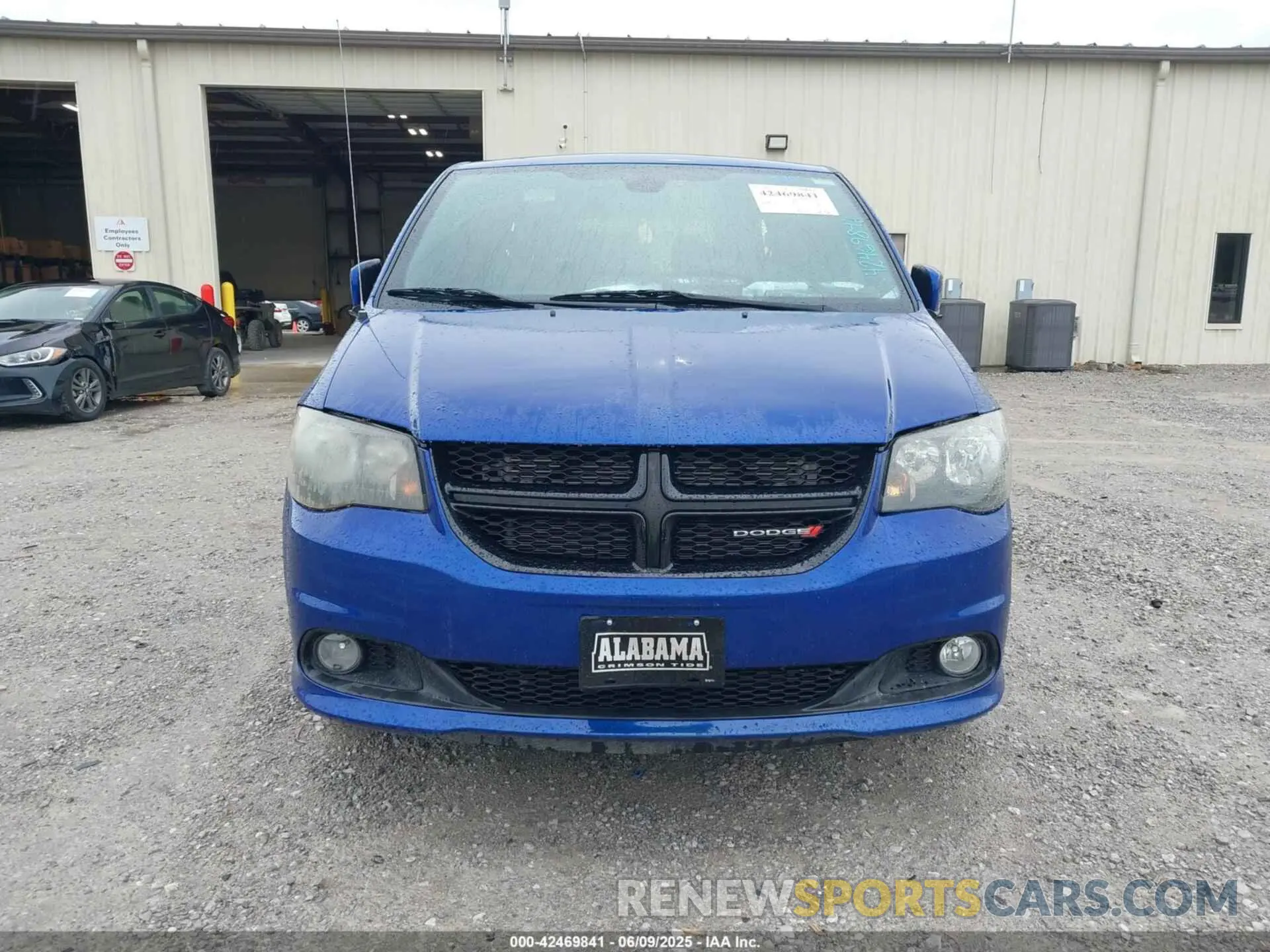 11 Photograph of a damaged car 2C7WDGCGXKR779905 DODGE GRAND CARAVAN 2019