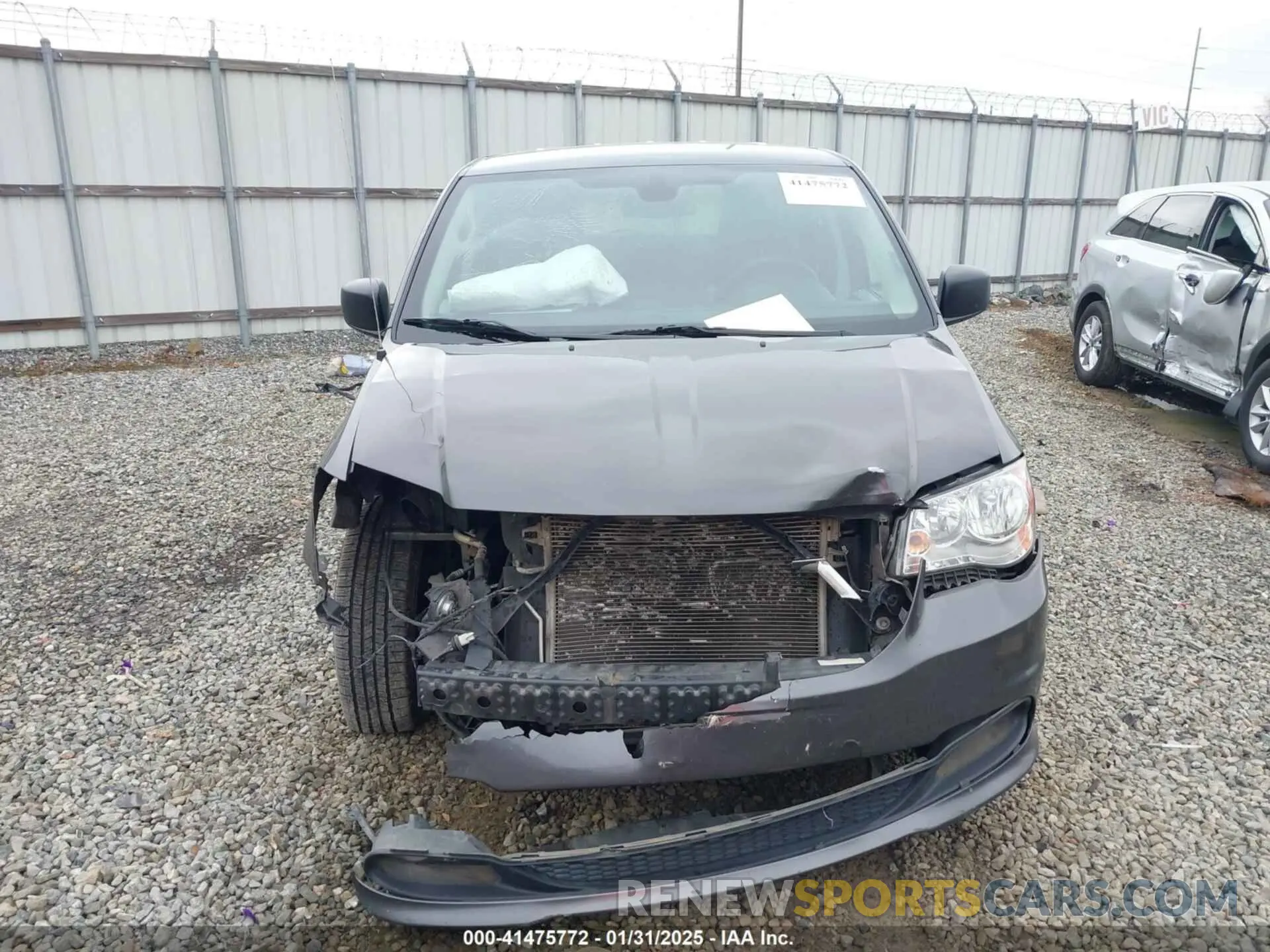 12 Photograph of a damaged car 2C4RDGBG5LR237320 DODGE GRAND CARAVAN 2020
