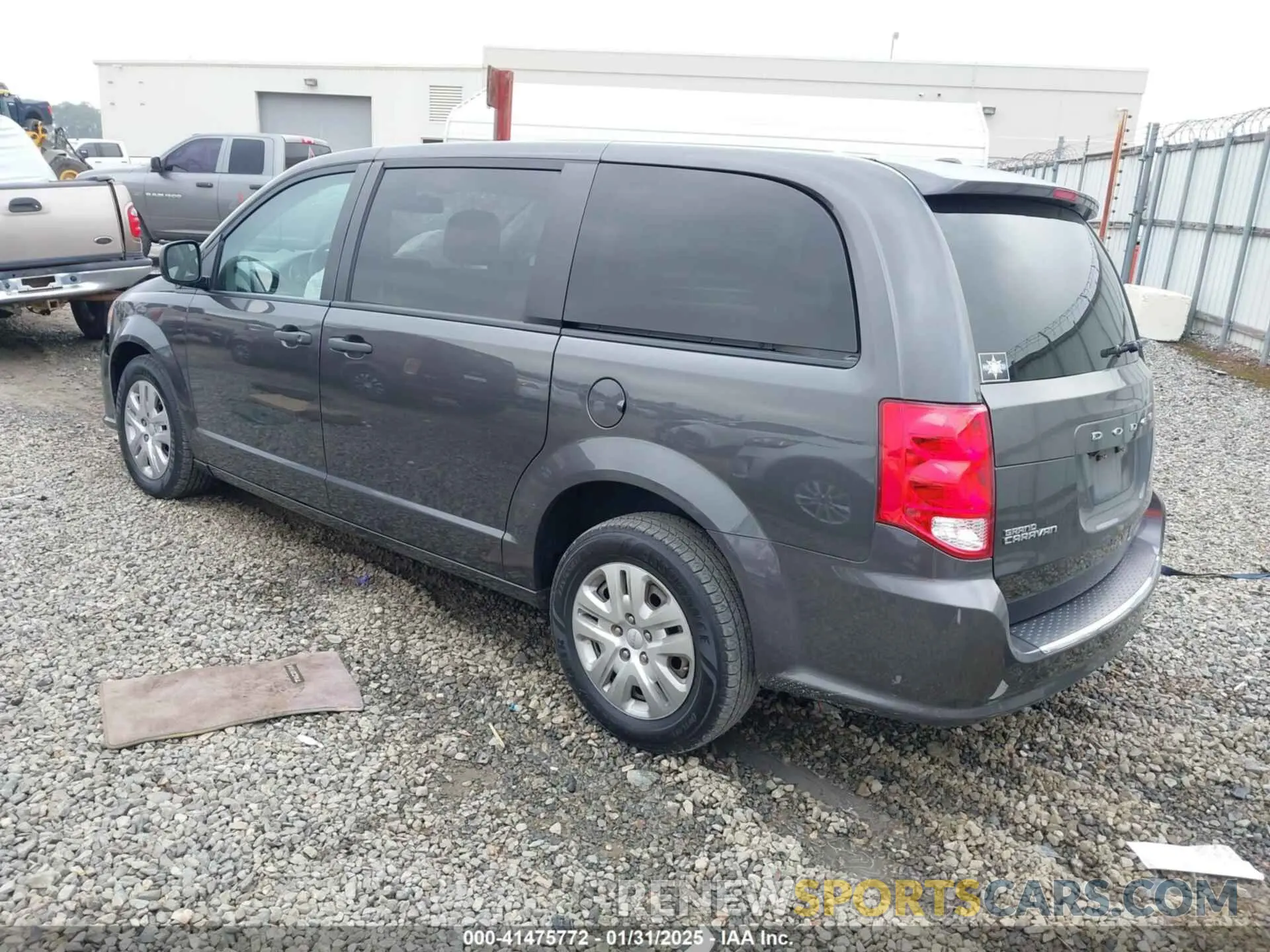 3 Photograph of a damaged car 2C4RDGBG5LR237320 DODGE GRAND CARAVAN 2020