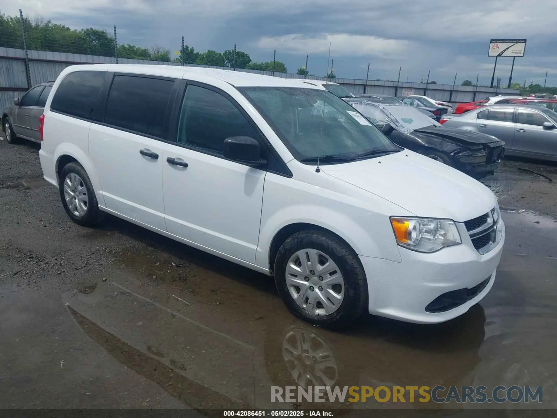 1 Photograph of a damaged car 2C4RDGBG5LR242825 DODGE GRAND CARAVAN 2020