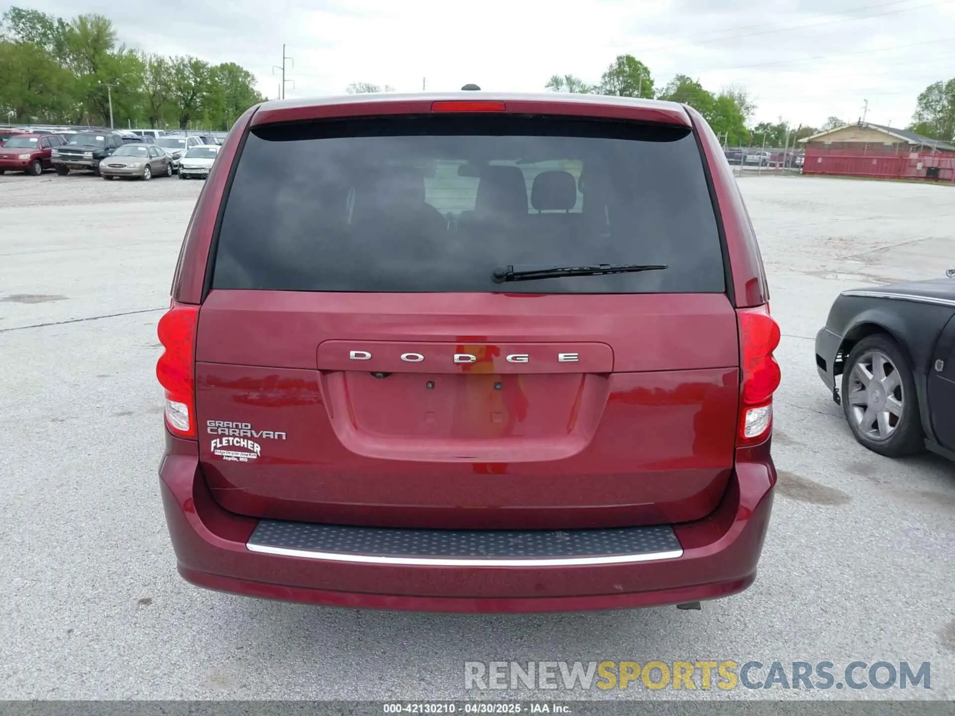 16 Photograph of a damaged car 2C4RDGBG6LR196938 DODGE GRAND CARAVAN 2020