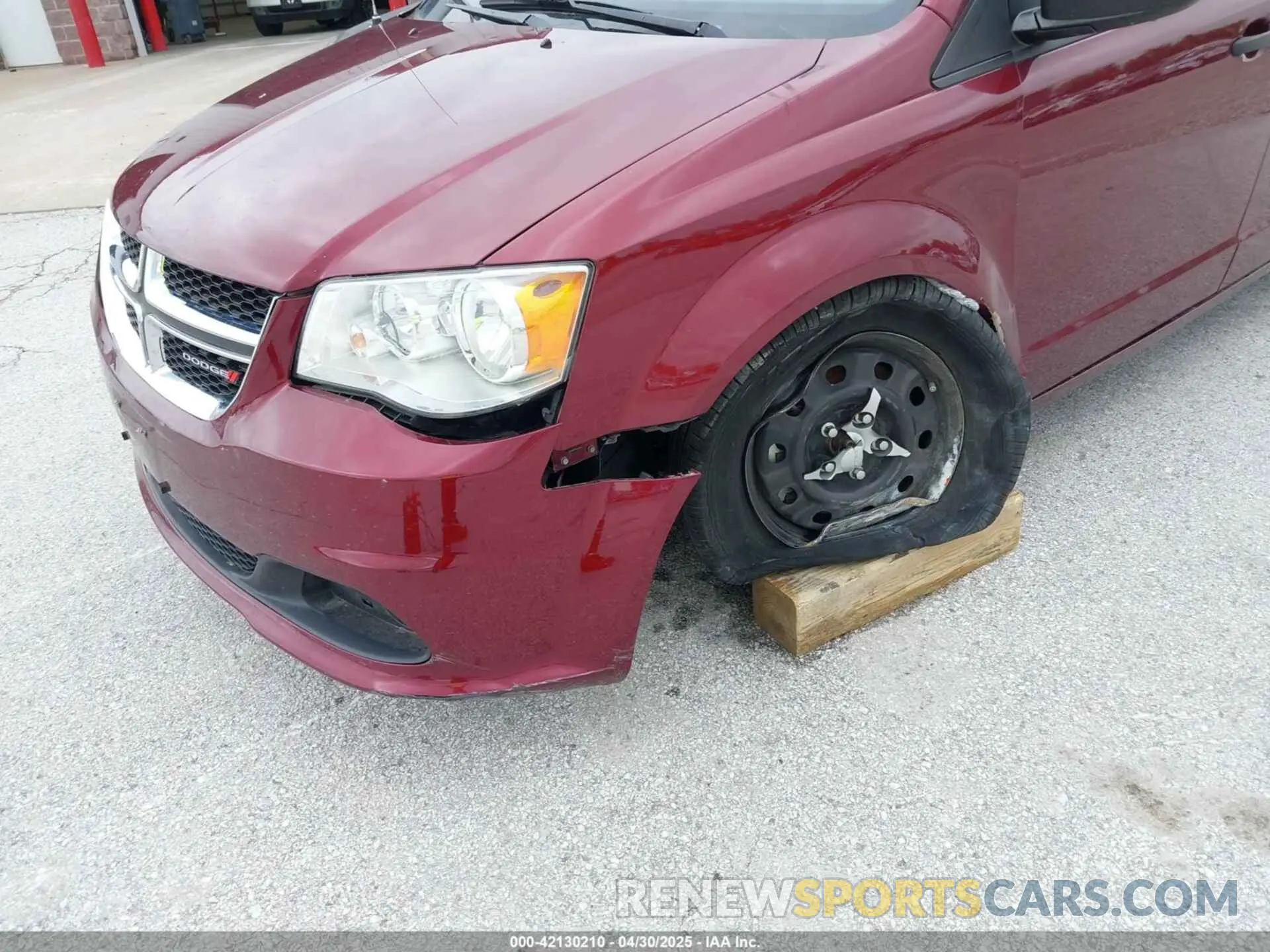 6 Photograph of a damaged car 2C4RDGBG6LR196938 DODGE GRAND CARAVAN 2020