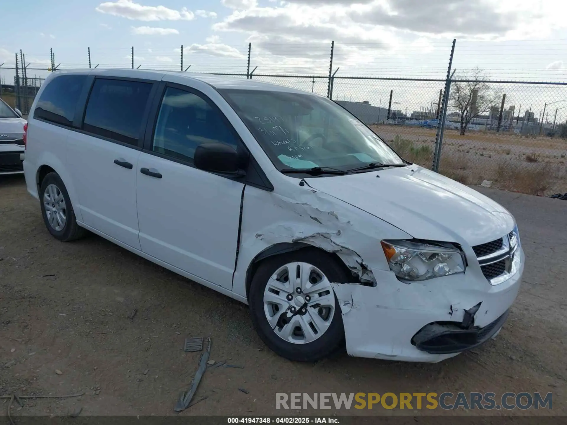 1 Photograph of a damaged car 2C4RDGBG7LR230725 DODGE GRAND CARAVAN 2020