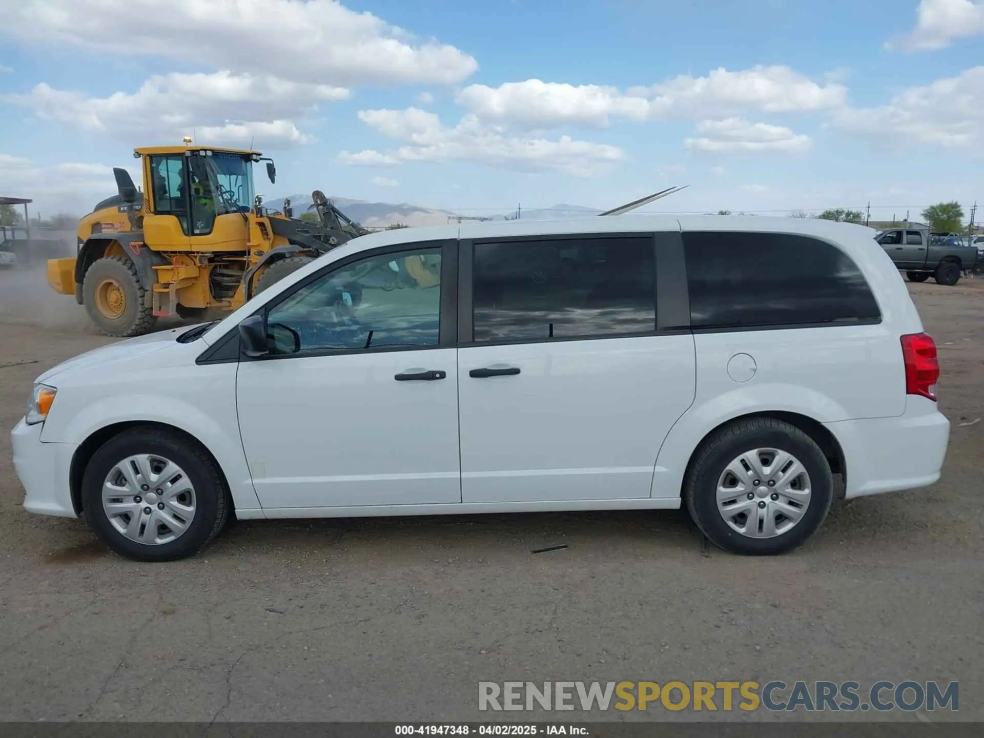 14 Photograph of a damaged car 2C4RDGBG7LR230725 DODGE GRAND CARAVAN 2020
