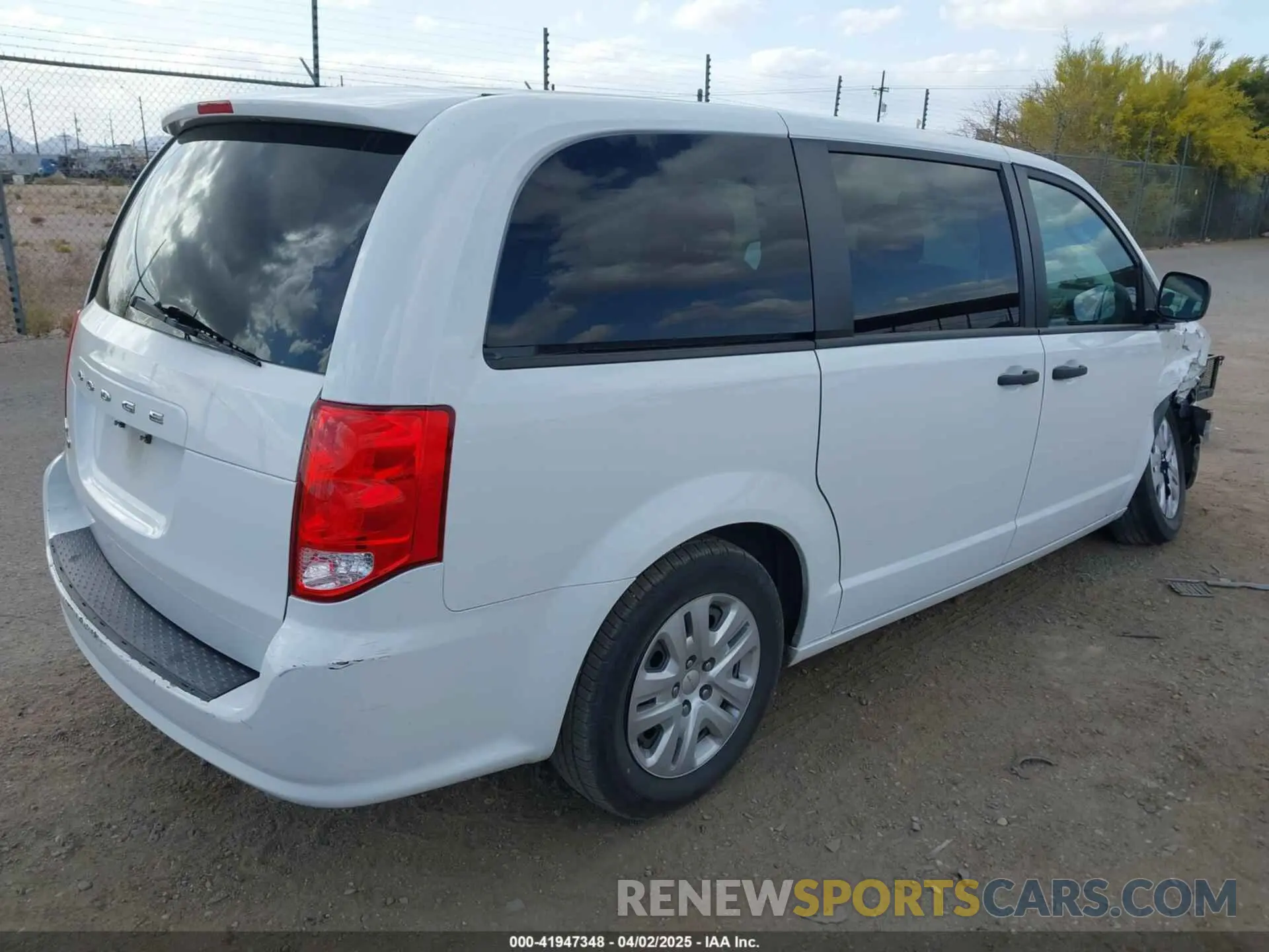 4 Photograph of a damaged car 2C4RDGBG7LR230725 DODGE GRAND CARAVAN 2020