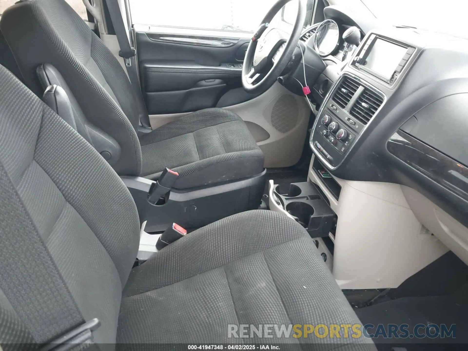 5 Photograph of a damaged car 2C4RDGBG7LR230725 DODGE GRAND CARAVAN 2020