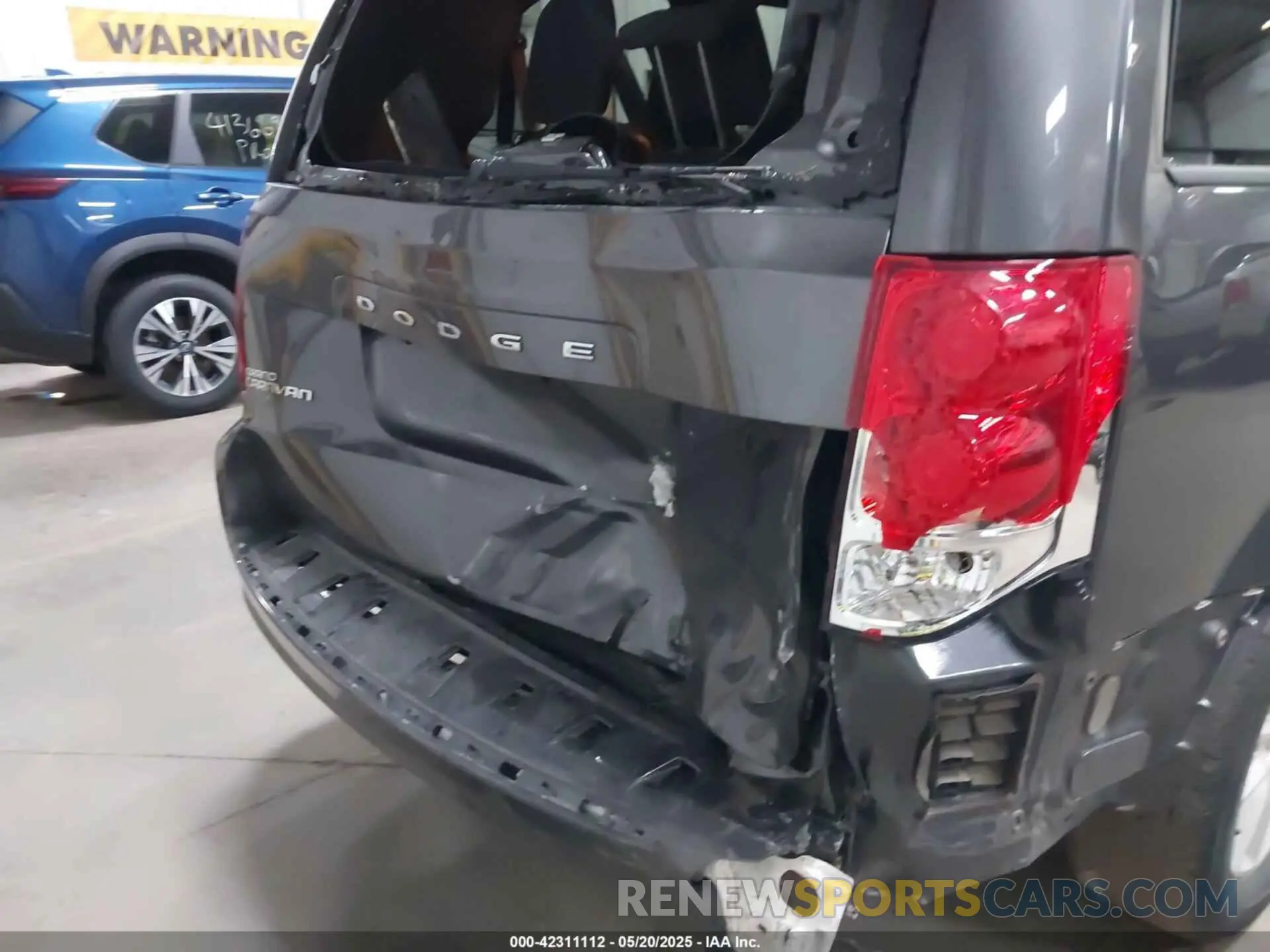 17 Photograph of a damaged car 2C4RDGBG9LR239085 DODGE GRAND CARAVAN 2020