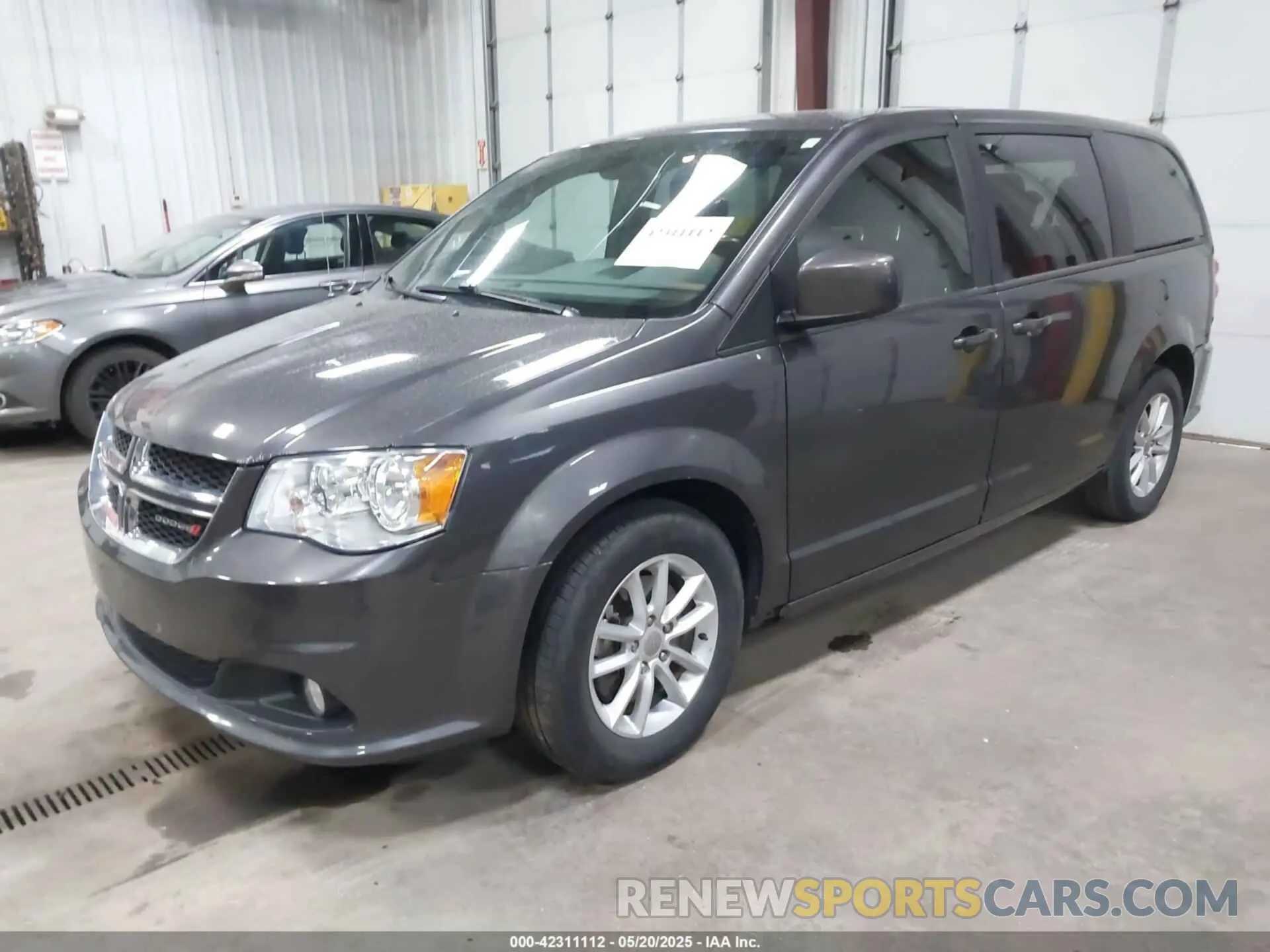 2 Photograph of a damaged car 2C4RDGBG9LR239085 DODGE GRAND CARAVAN 2020