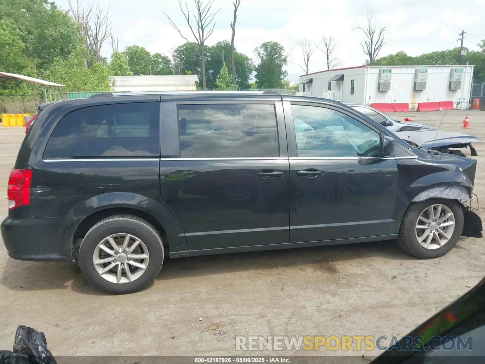 13 Photograph of a damaged car 2C4RDGCG0LR167014 DODGE GRAND CARAVAN 2020