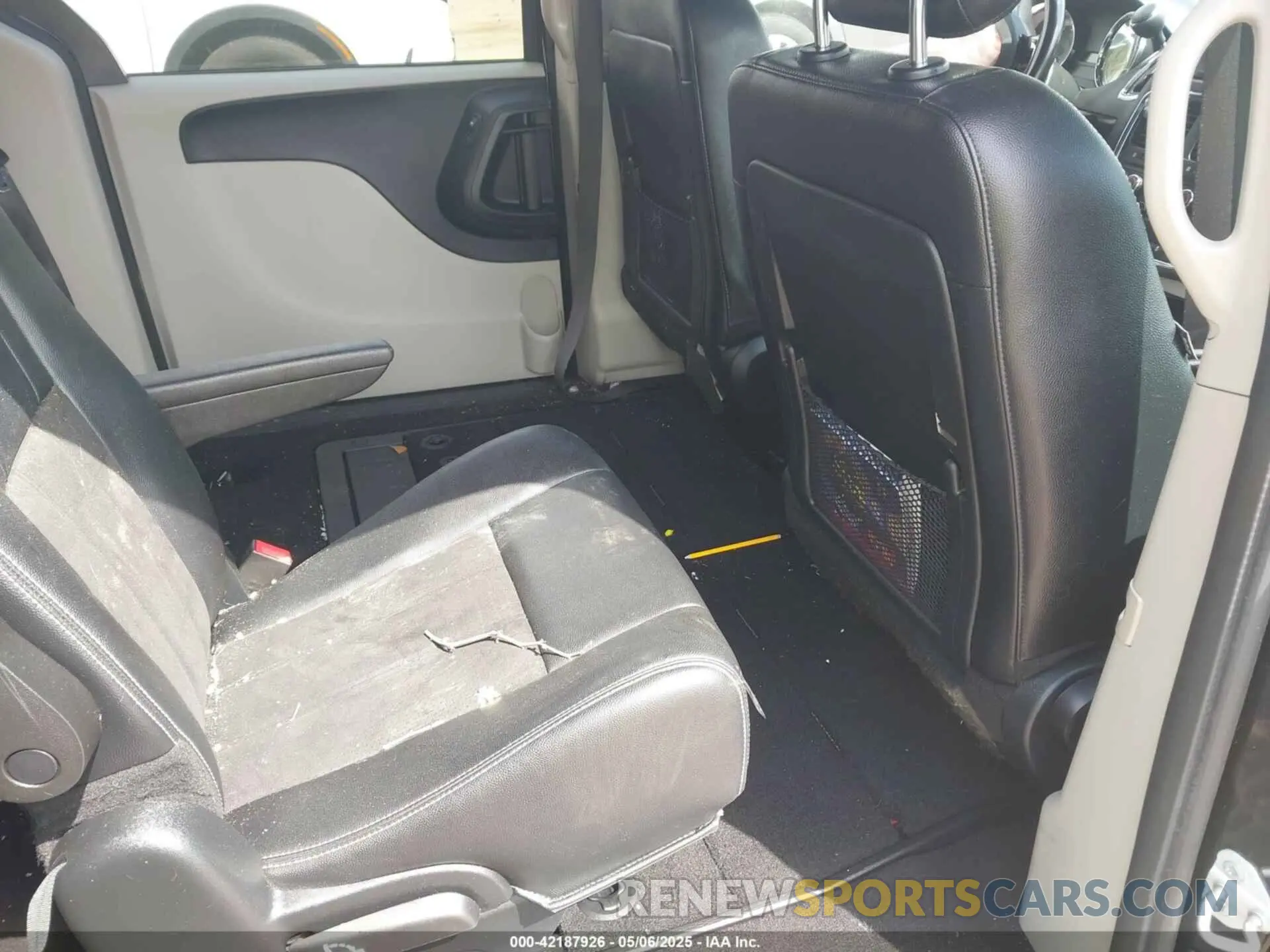 8 Photograph of a damaged car 2C4RDGCG0LR167014 DODGE GRAND CARAVAN 2020