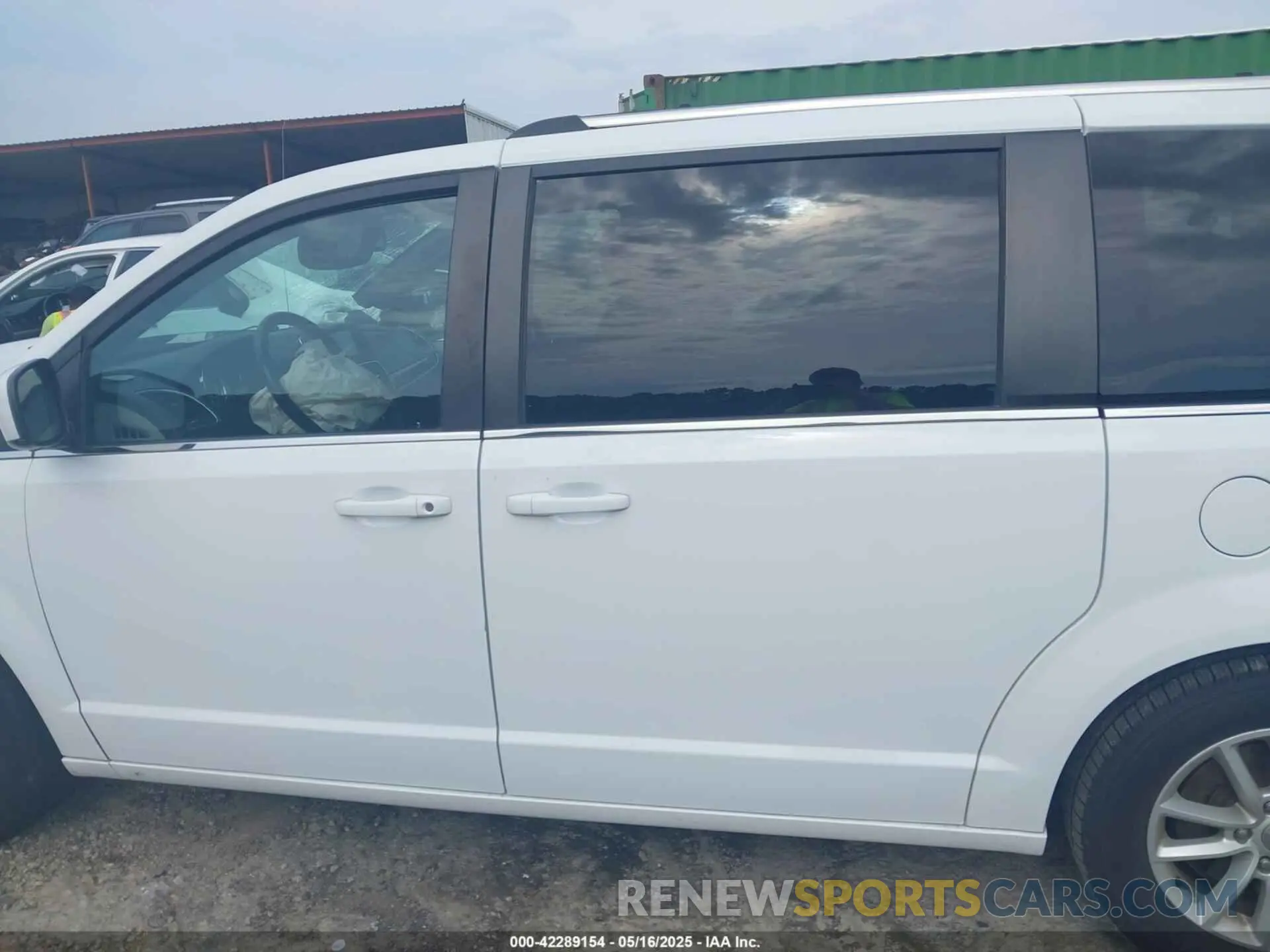 14 Photograph of a damaged car 2C4RDGCG1LR201221 DODGE GRAND CARAVAN 2020