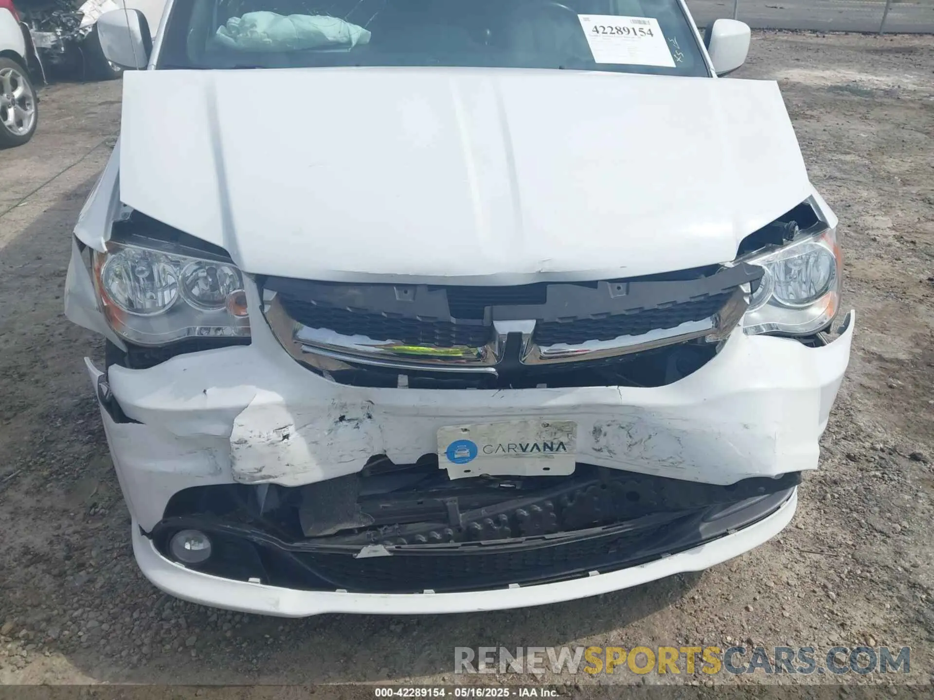 6 Photograph of a damaged car 2C4RDGCG1LR201221 DODGE GRAND CARAVAN 2020