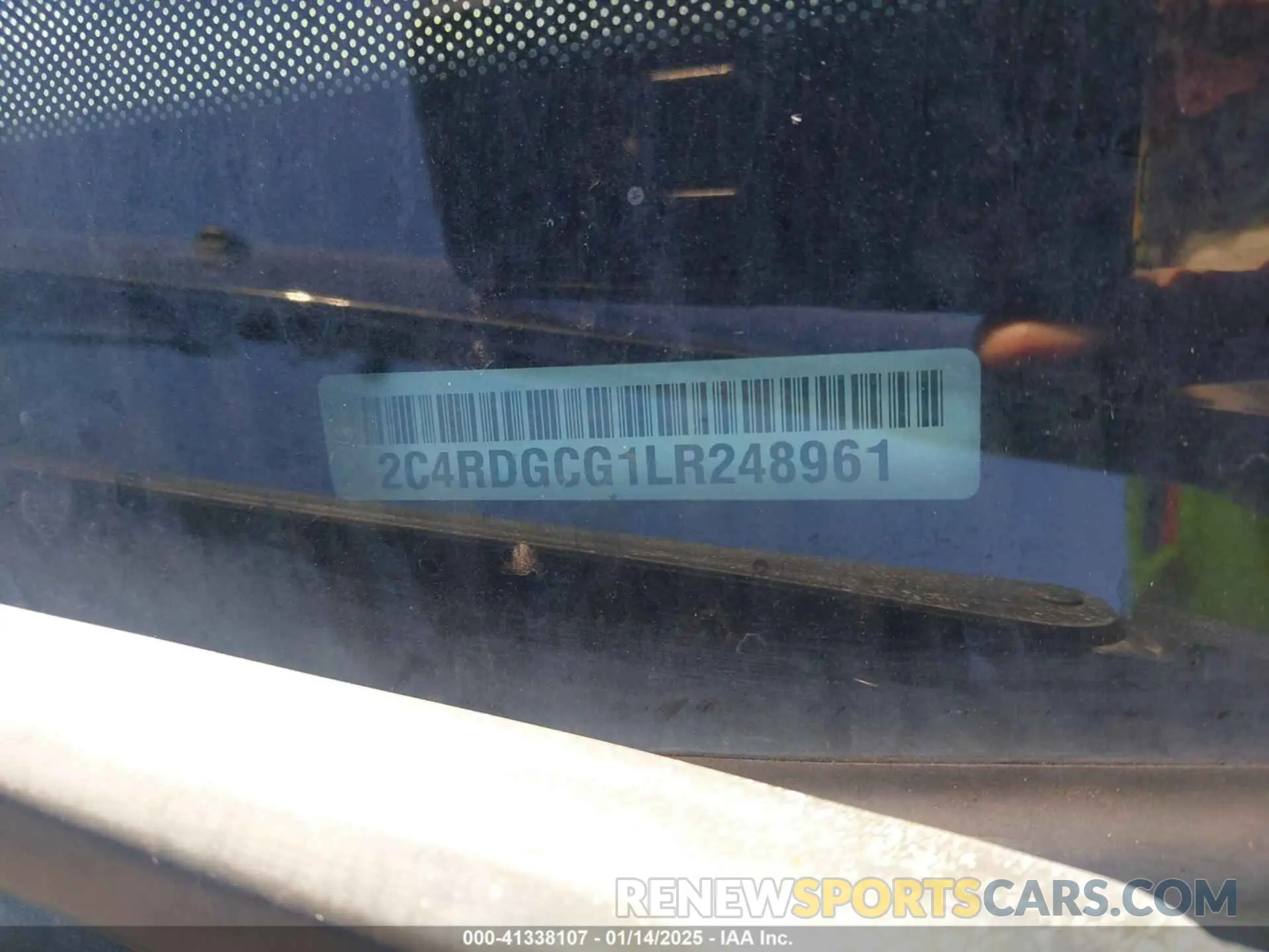 9 Photograph of a damaged car 2C4RDGCG1LR248961 DODGE GRAND CARAVAN 2020
