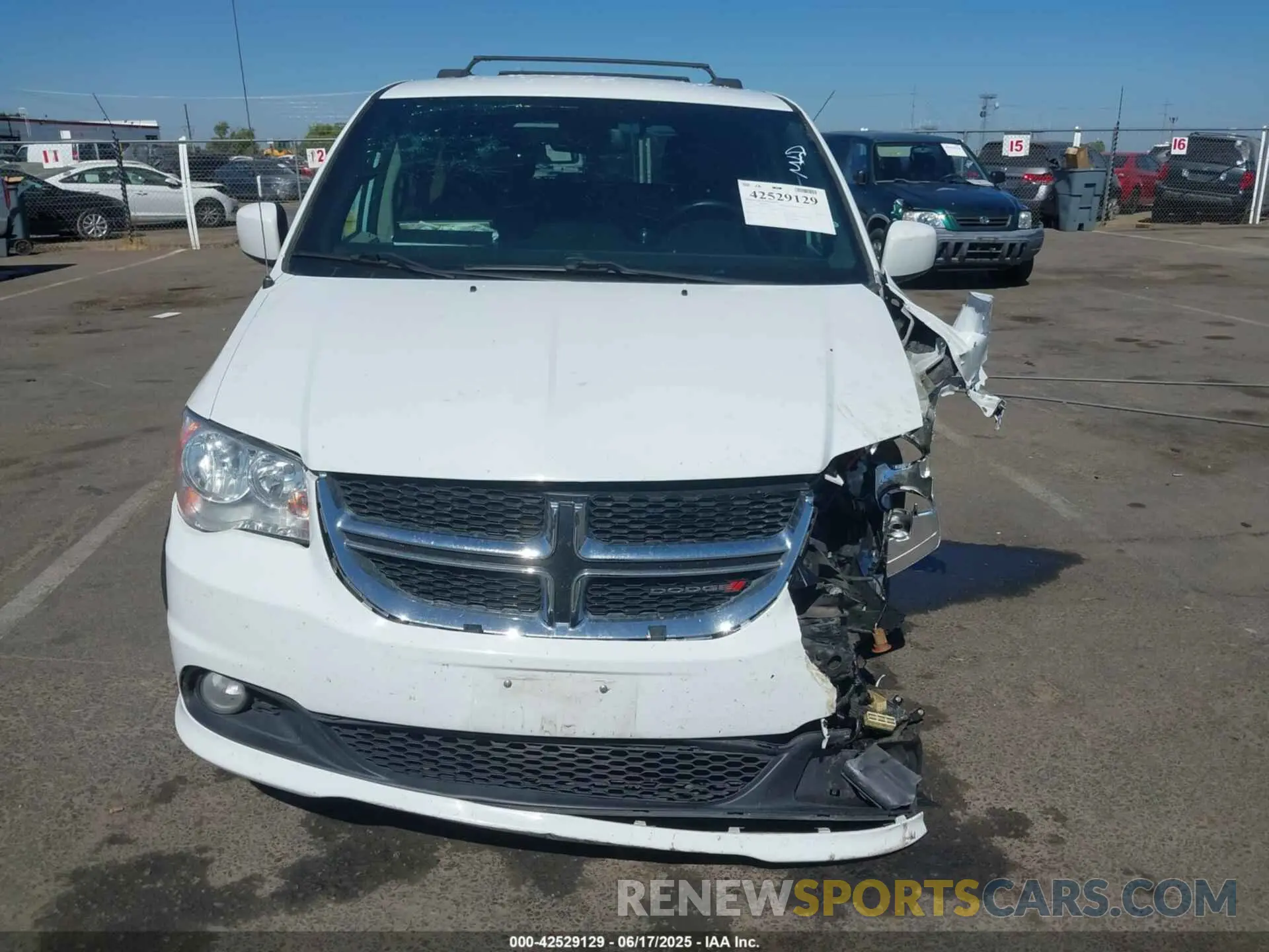 11 Photograph of a damaged car 2C4RDGCG5LR179563 DODGE GRAND CARAVAN 2020