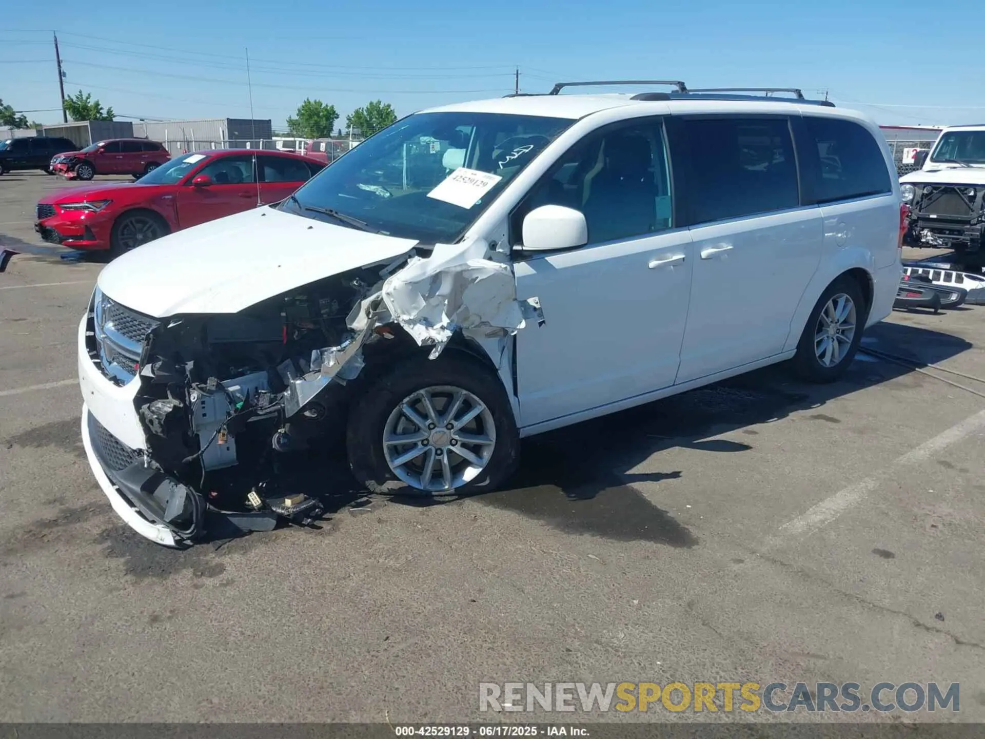 2 Photograph of a damaged car 2C4RDGCG5LR179563 DODGE GRAND CARAVAN 2020