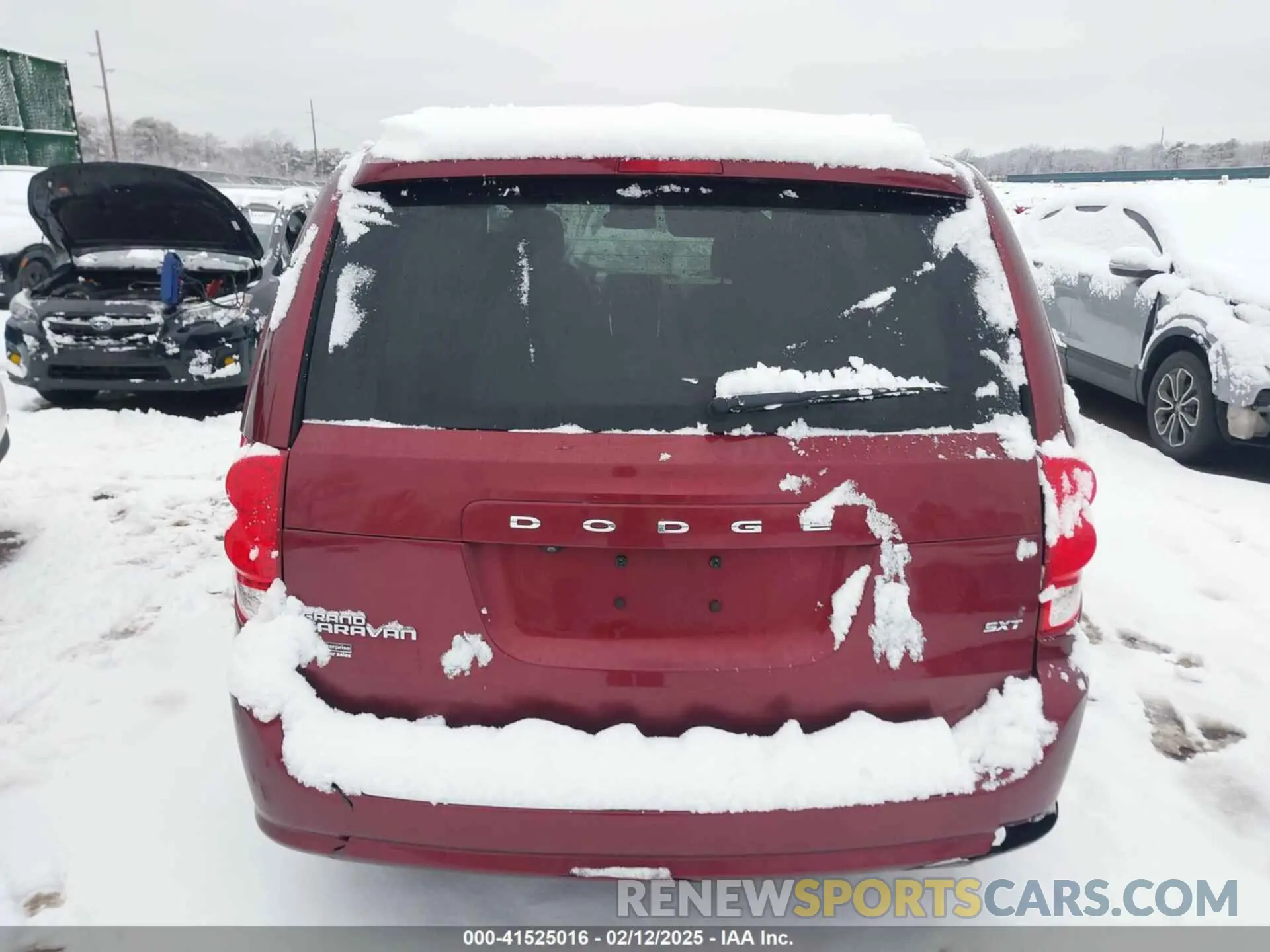 16 Photograph of a damaged car 2C4RDGCG6LR160861 DODGE GRAND CARAVAN 2020
